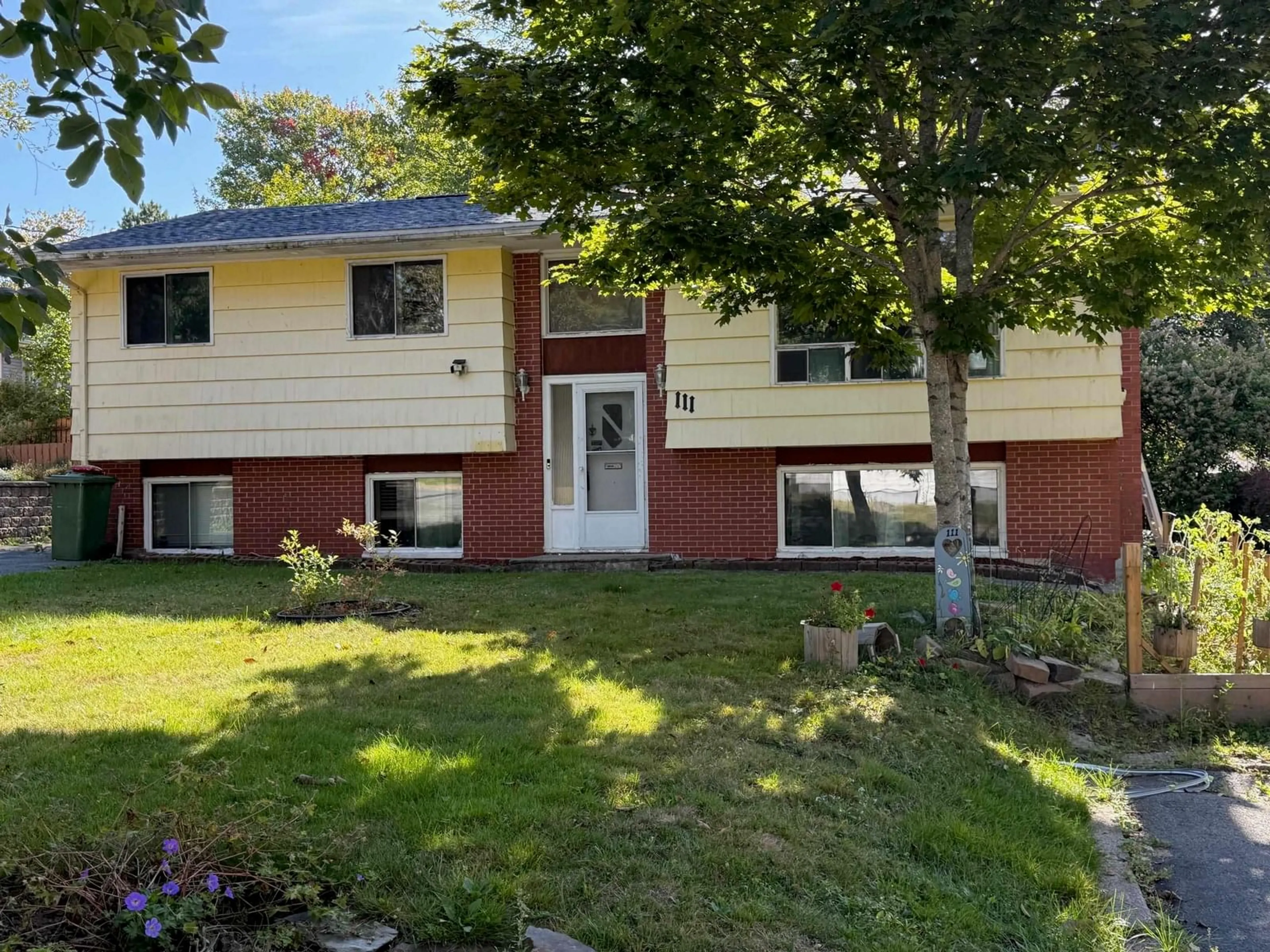 Home with vinyl exterior material, street for 111 Skyridge Ave, Lower Sackville Nova Scotia B4C 1R5