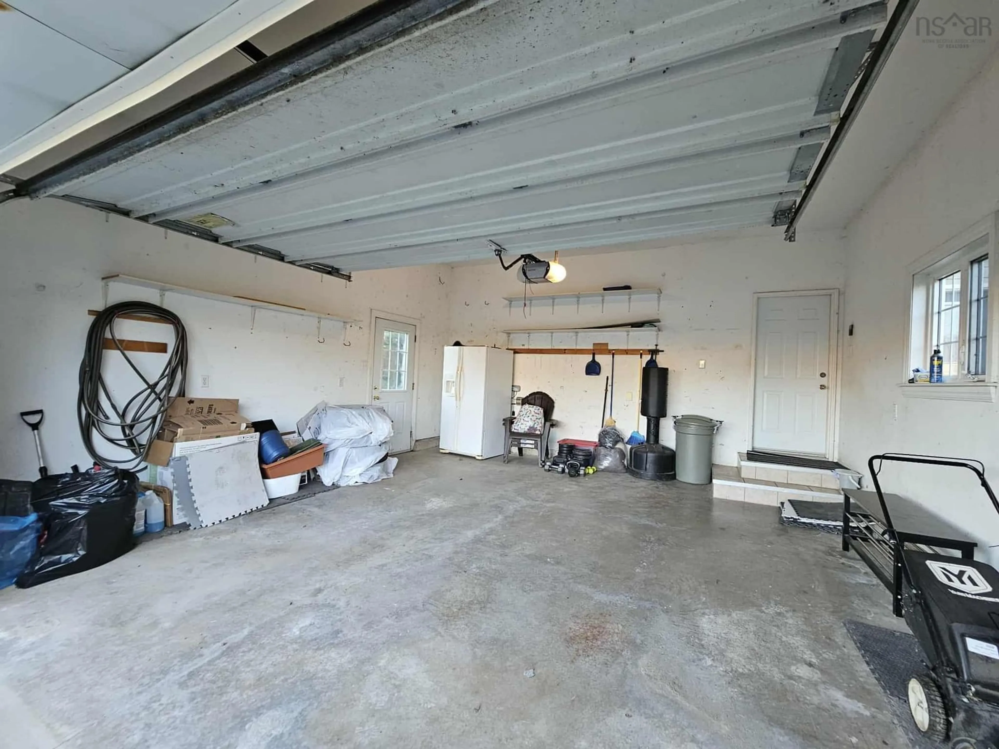 Indoor garage for 119 Sandy Pl, Valley Nova Scotia B6L 4G4