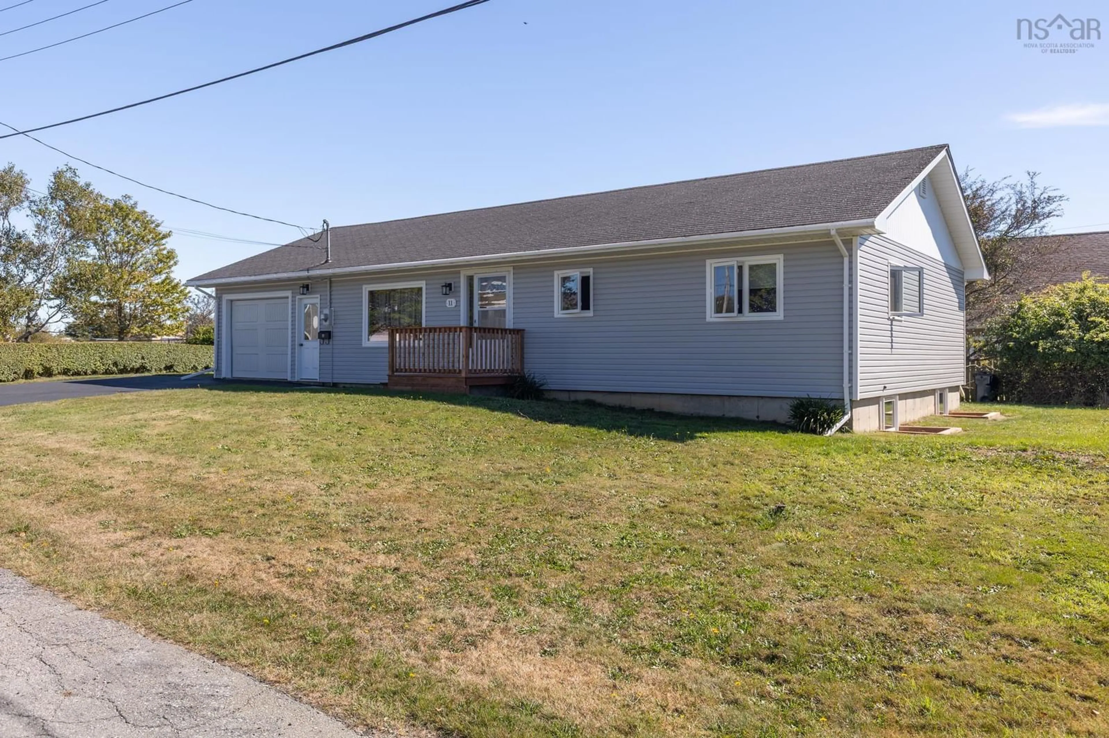 Unknown for 11 Hood Cres, Yarmouth Nova Scotia B5A 4H6
