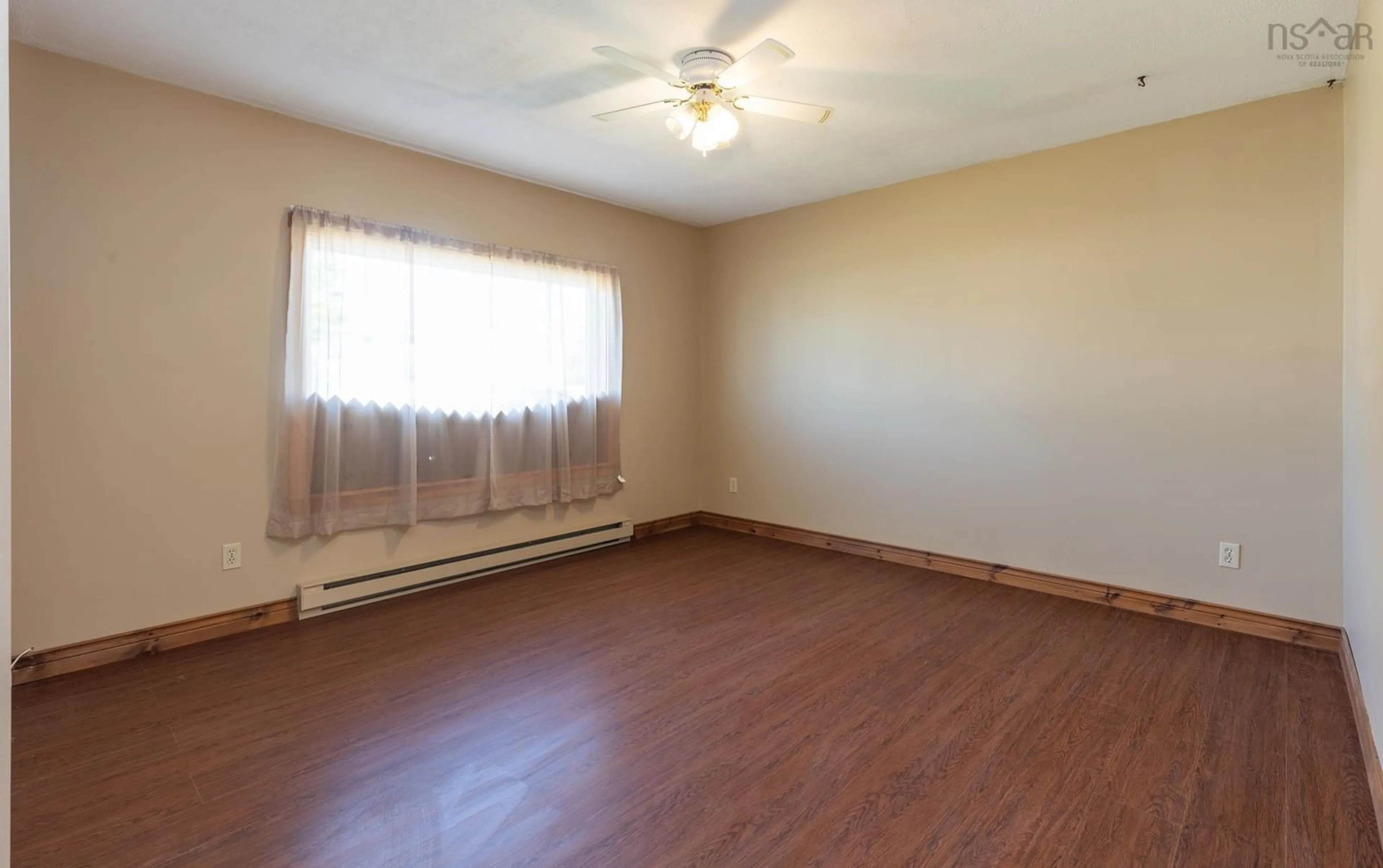 A pic of a room for 11 Hood Cres, Yarmouth Nova Scotia B5A 4H6