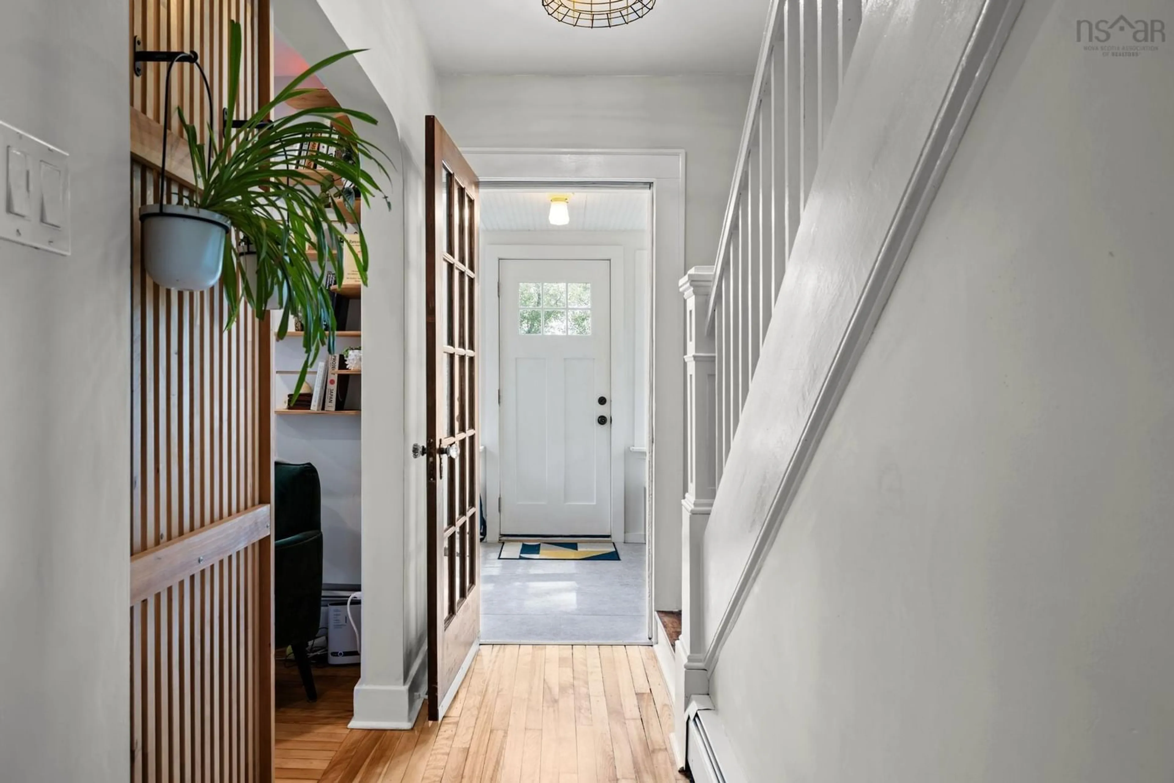 Indoor entryway for 5873 Columbus St, Halifax Nova Scotia B3K 2H3