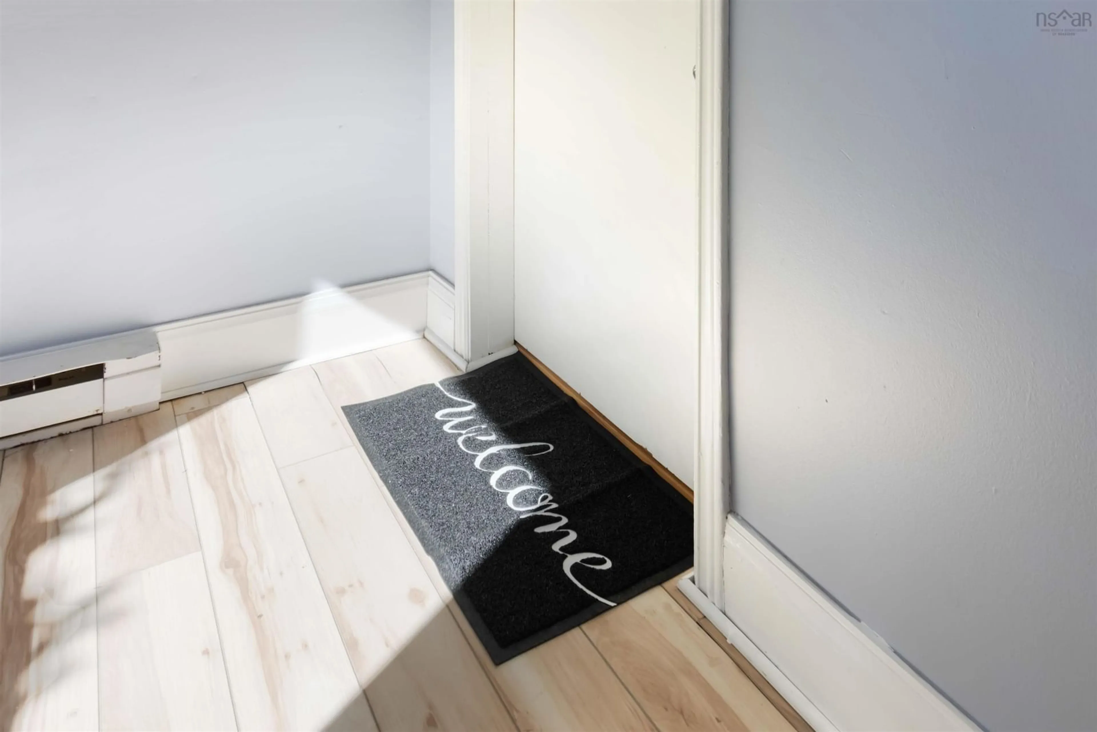 Indoor entryway for 1187 Queen St #Unit 2, Halifax Peninsula Nova Scotia B3H 2S4