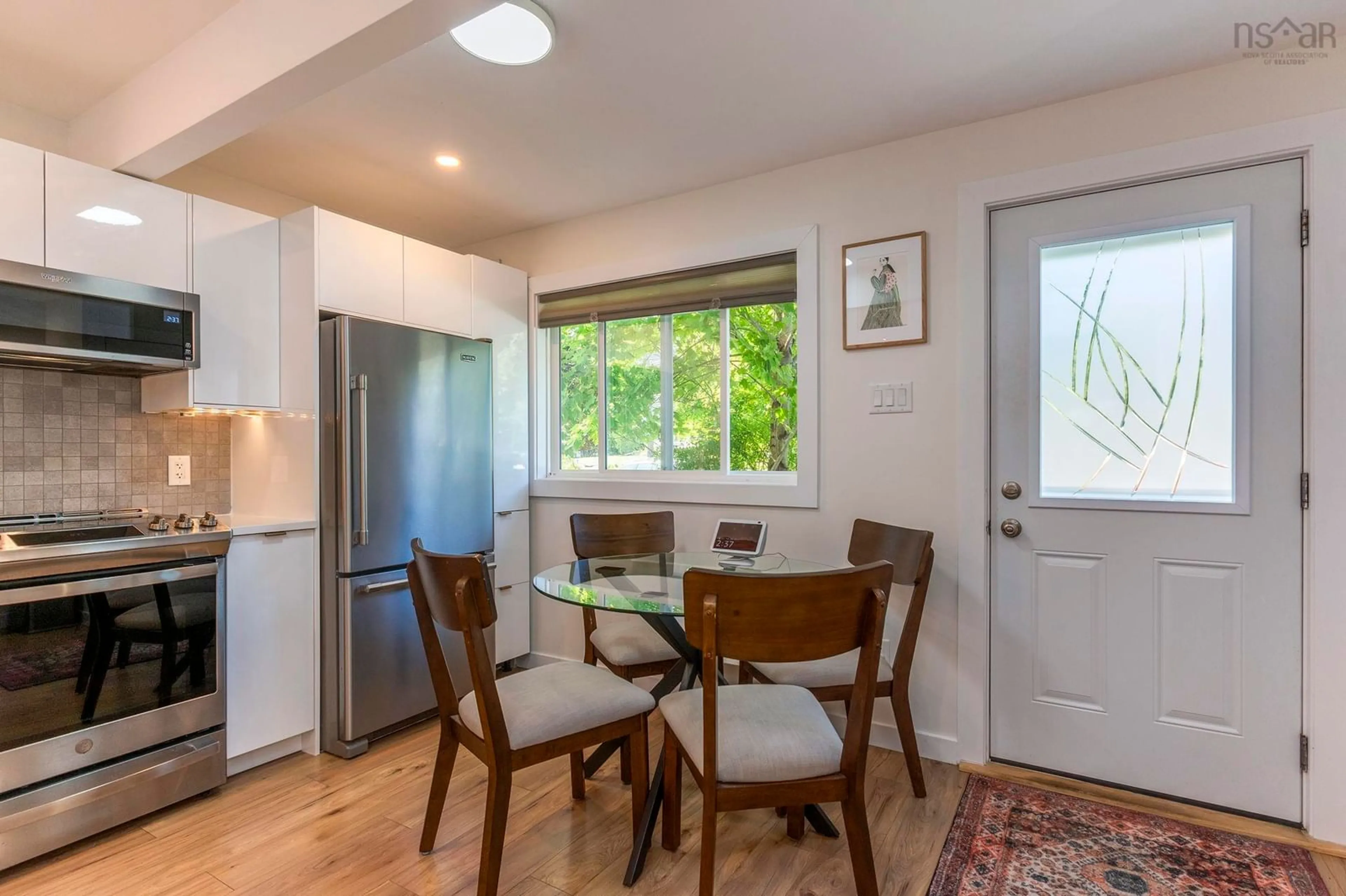 Dining room, wood/laminate floor for 109 Cavendish Rd, Halifax Nova Scotia B3P 2J6