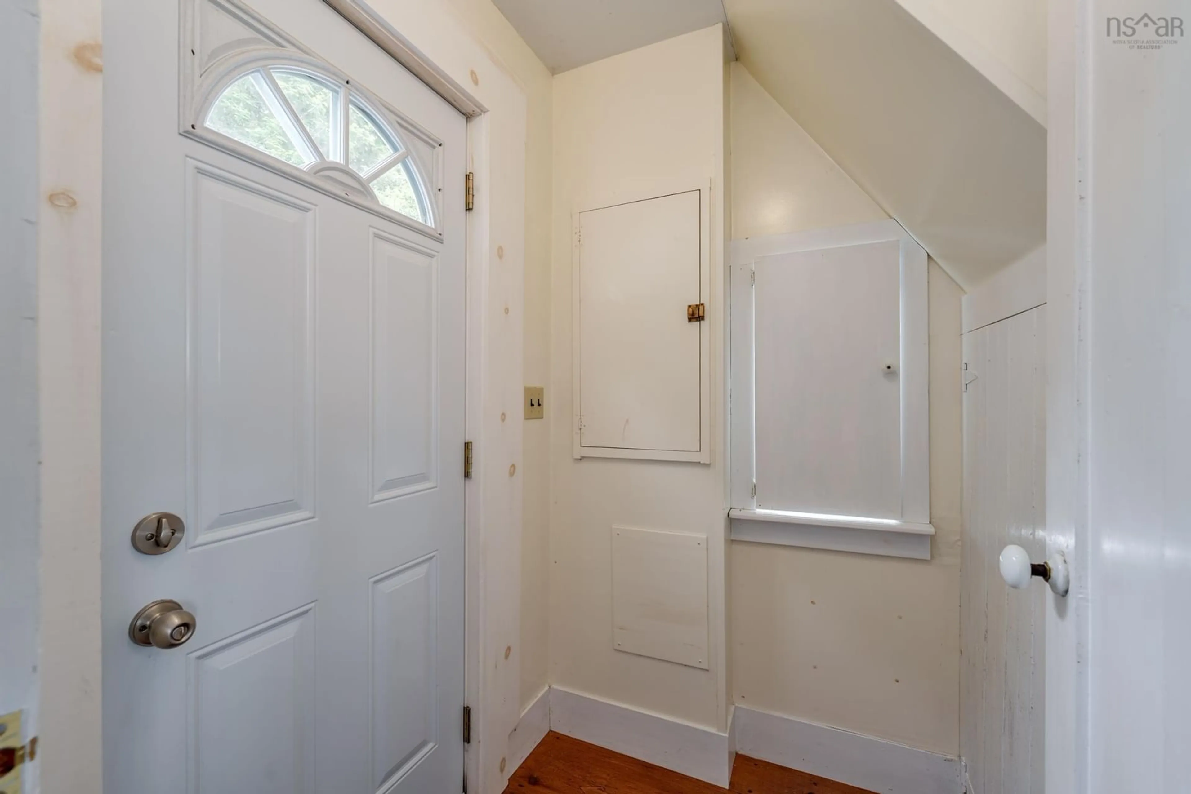 Indoor entryway for 7227 Highway 101, Plympton Nova Scotia B0W 2R0