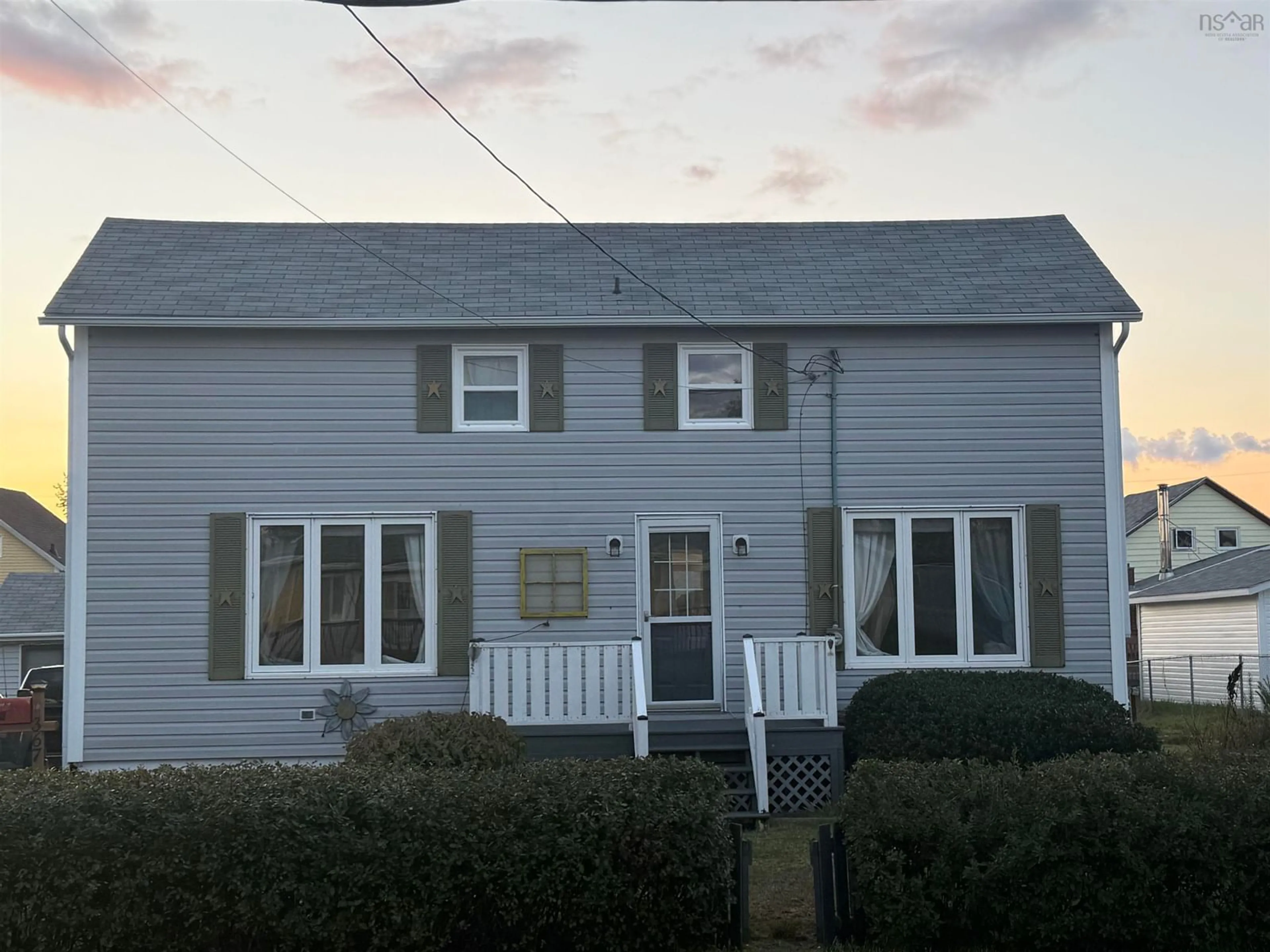 Home with vinyl exterior material, building for 367 Thirteenth St, New Waterford Nova Scotia B1H 4B5