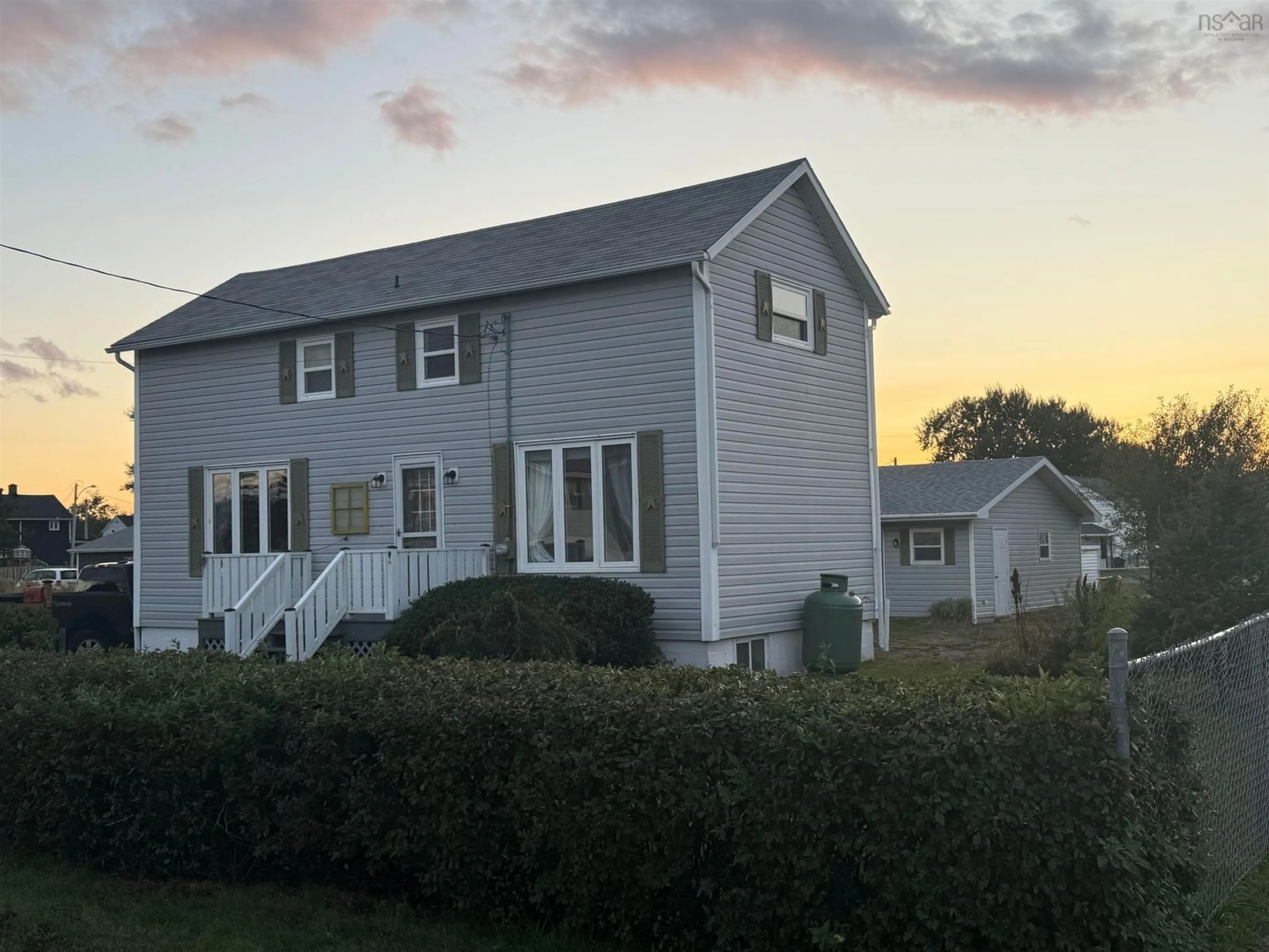 Home with vinyl exterior material, unknown for 367 Thirteenth St, New Waterford Nova Scotia B1H 4B5