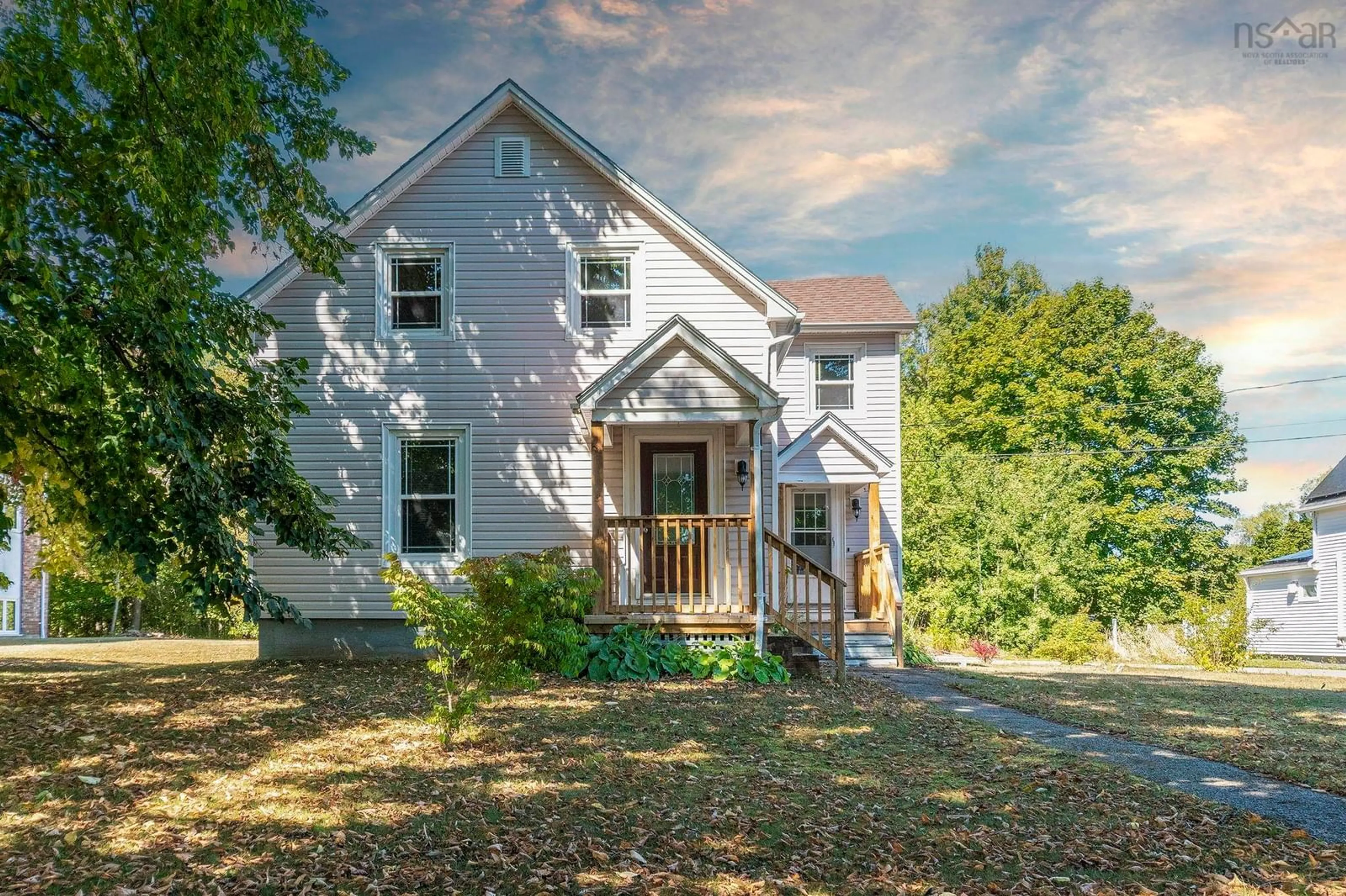 A pic from outside/outdoor area/front of a property/back of a property/a pic from drone, street for 419 Main St, Middleton Nova Scotia B0S 1M0