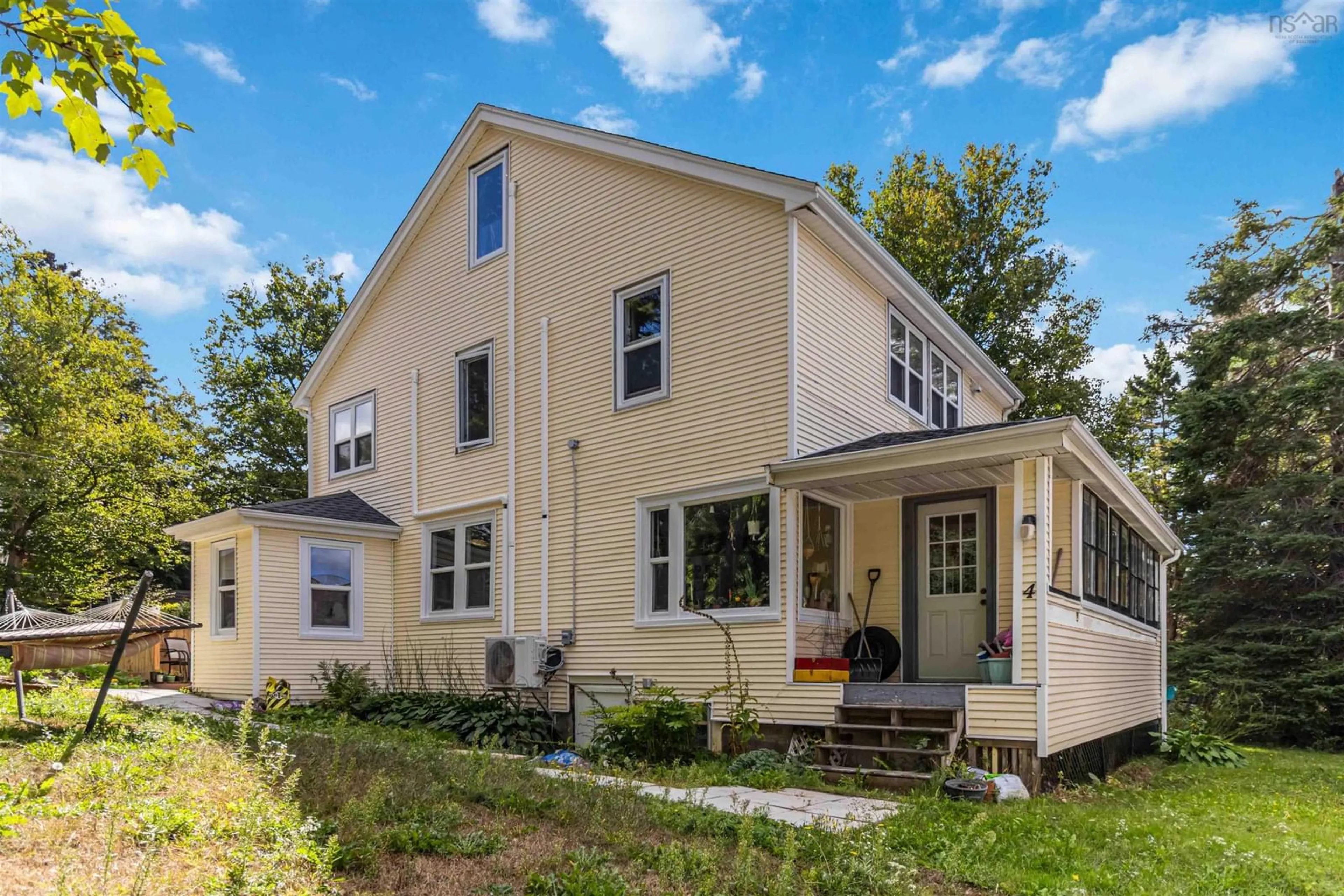 Home with vinyl exterior material, street for 4 & 6 Hemlock St, Dartmouth Nova Scotia B2X 3T3