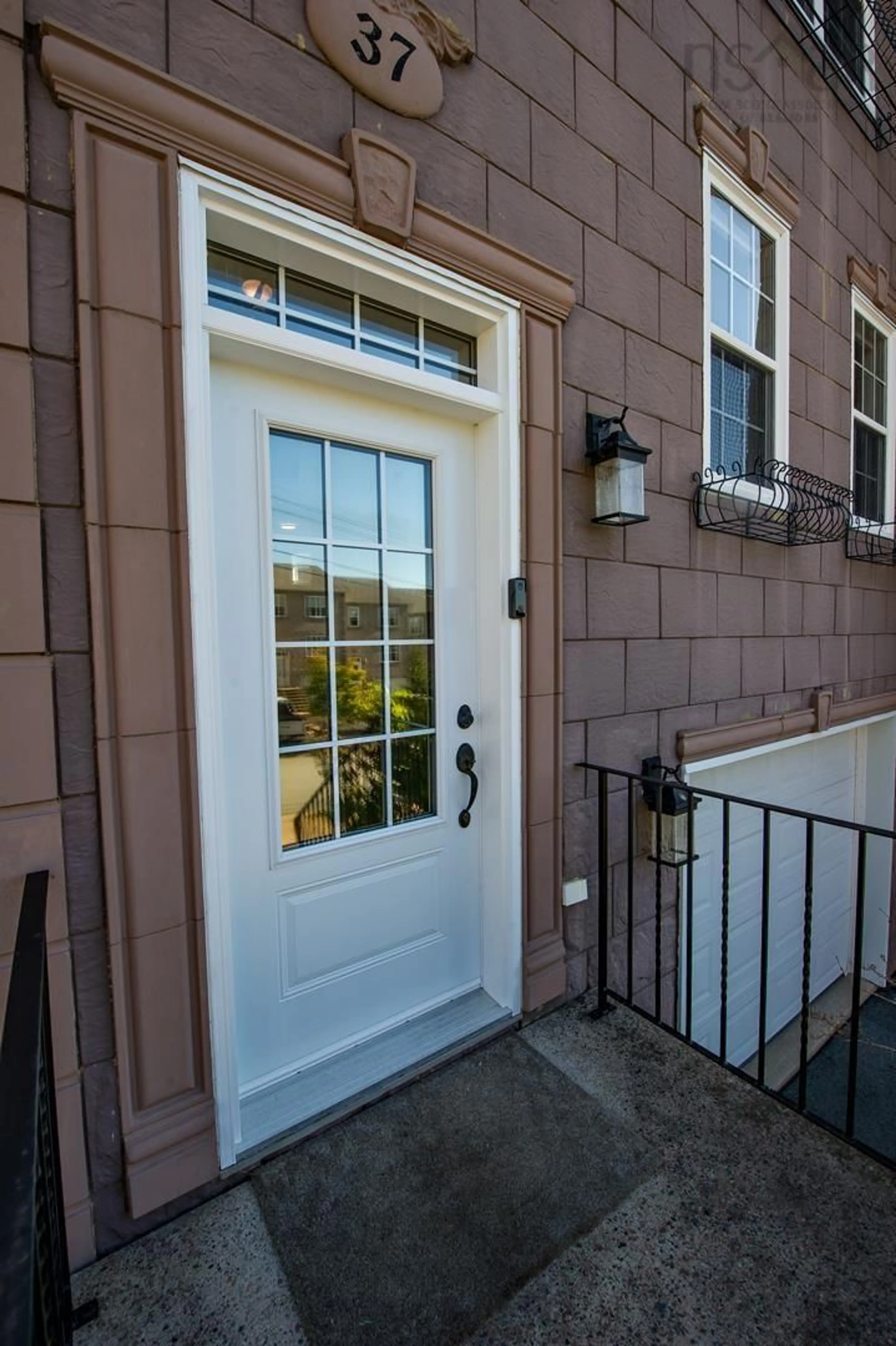Indoor entryway for 37 Brigadier Crt, Halifax Nova Scotia B3M 4Y4