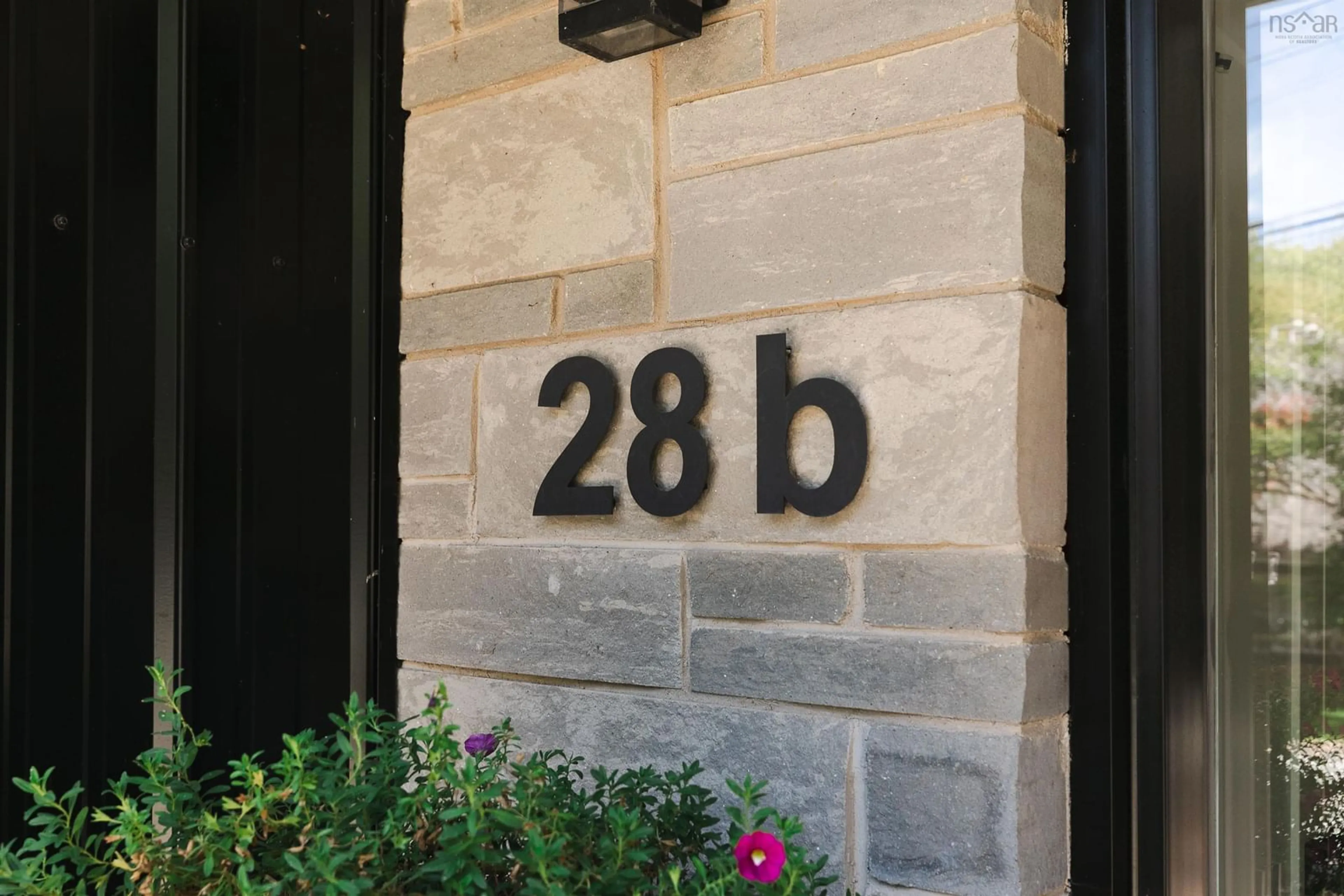 Indoor entryway for 28B Rockhaven Dr, Halifax Nova Scotia B3M 1Z9