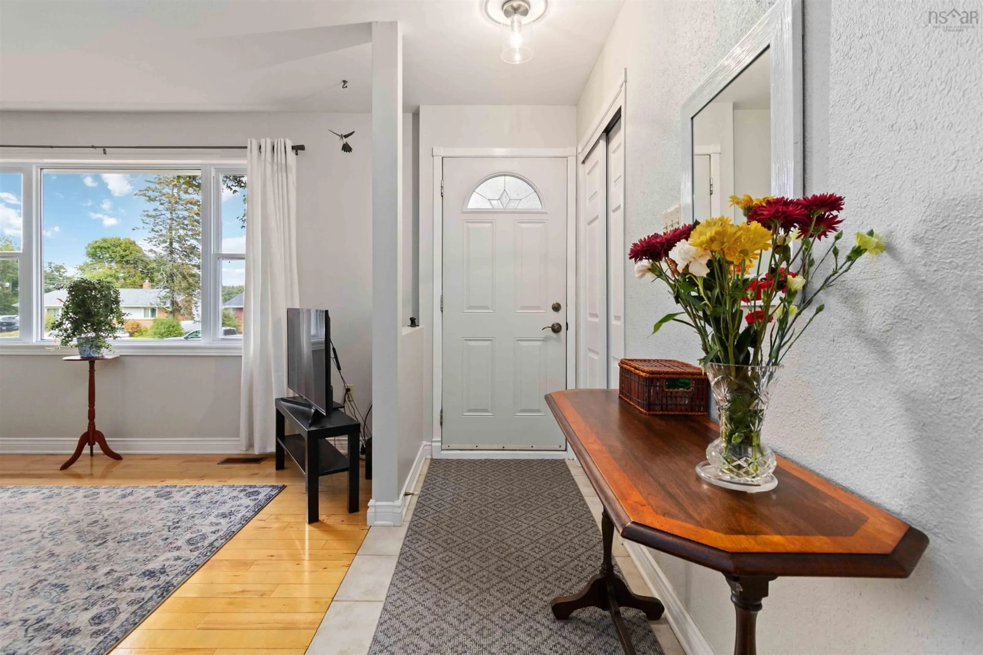 Indoor entryway for 96 Attwood Cres, Dartmouth Nova Scotia B2V 1G7