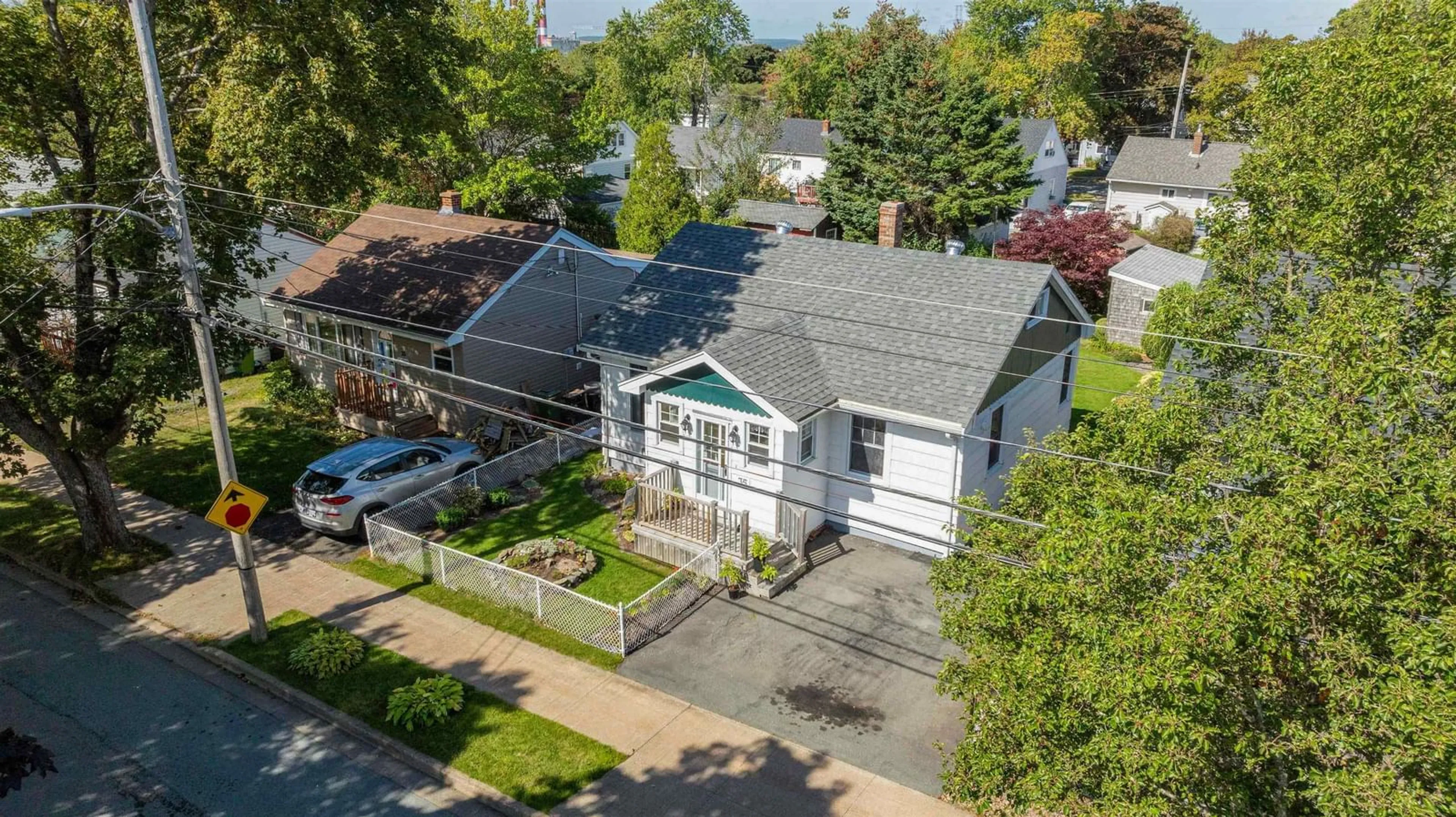 A pic from outside/outdoor area/front of a property/back of a property/a pic from drone, street for 35 Symonds St, Dartmouth Nova Scotia B3A 3L4