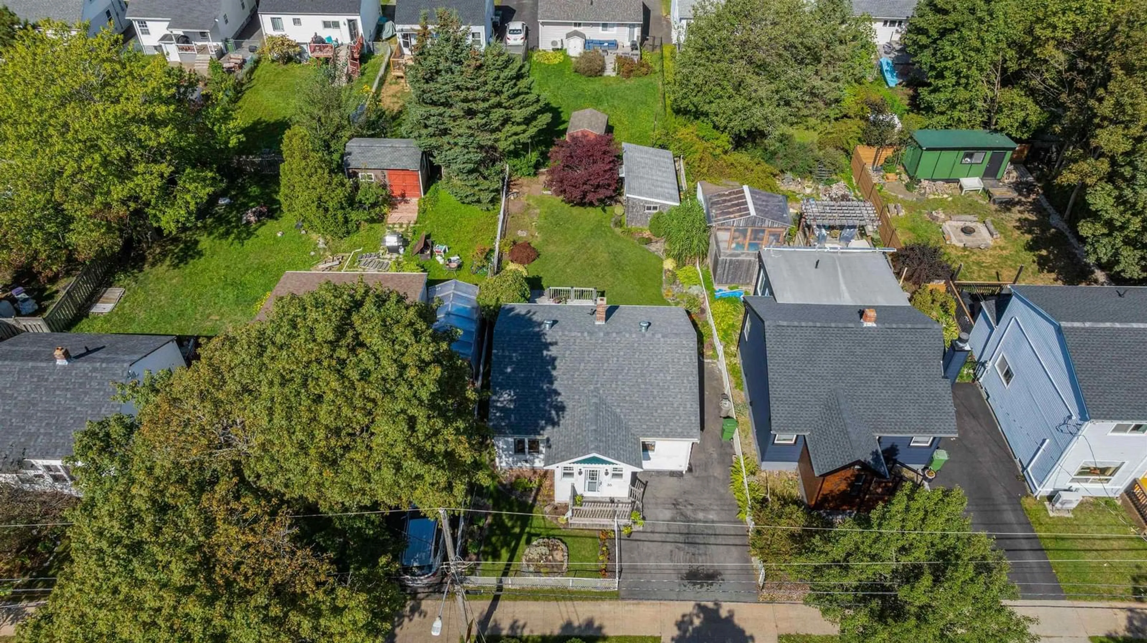 A pic from outside/outdoor area/front of a property/back of a property/a pic from drone, street for 35 Symonds St, Dartmouth Nova Scotia B3A 3L4