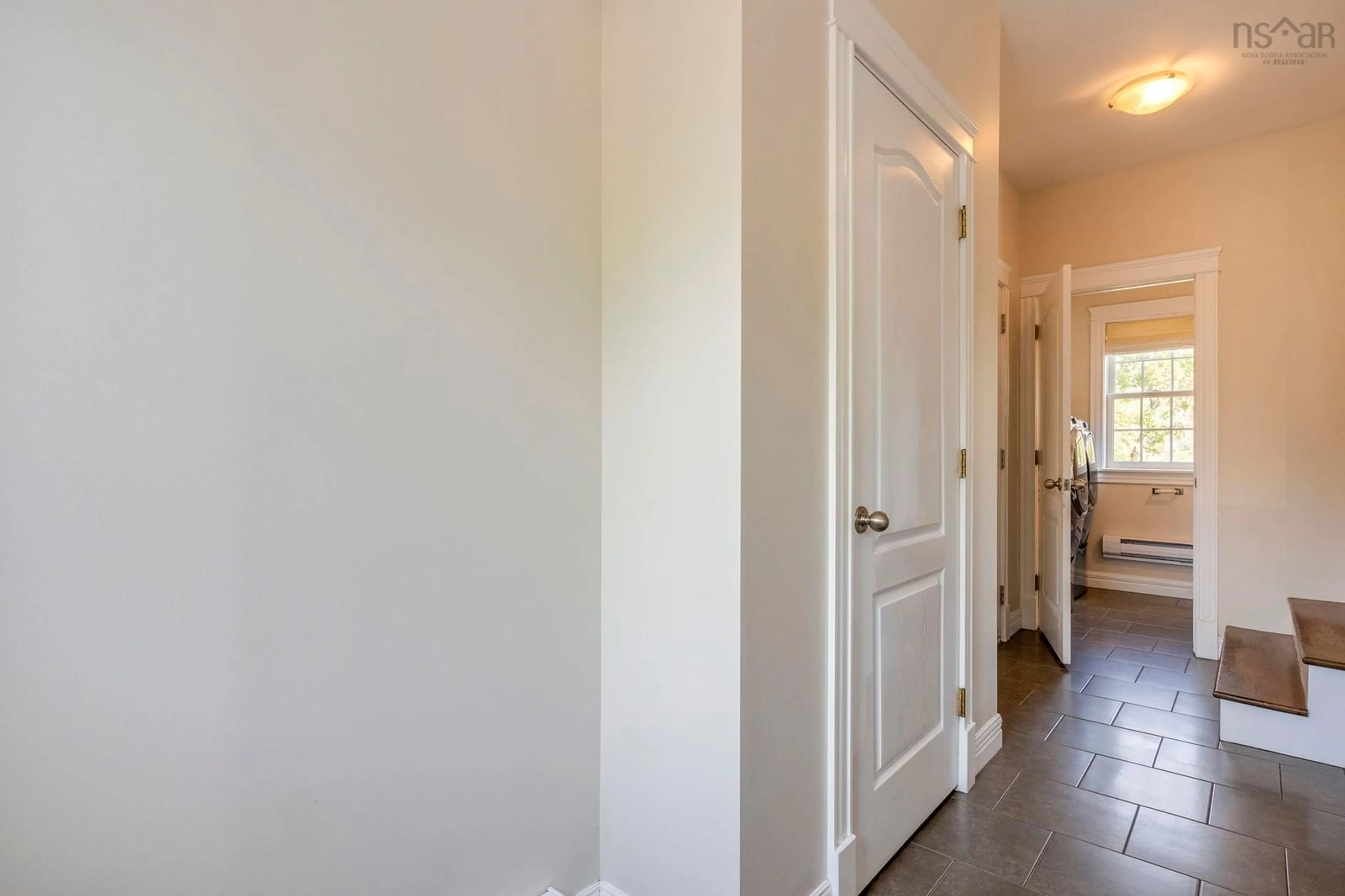 Indoor entryway for 32 Autumn Dr, Berwick Nova Scotia B0P 1E0