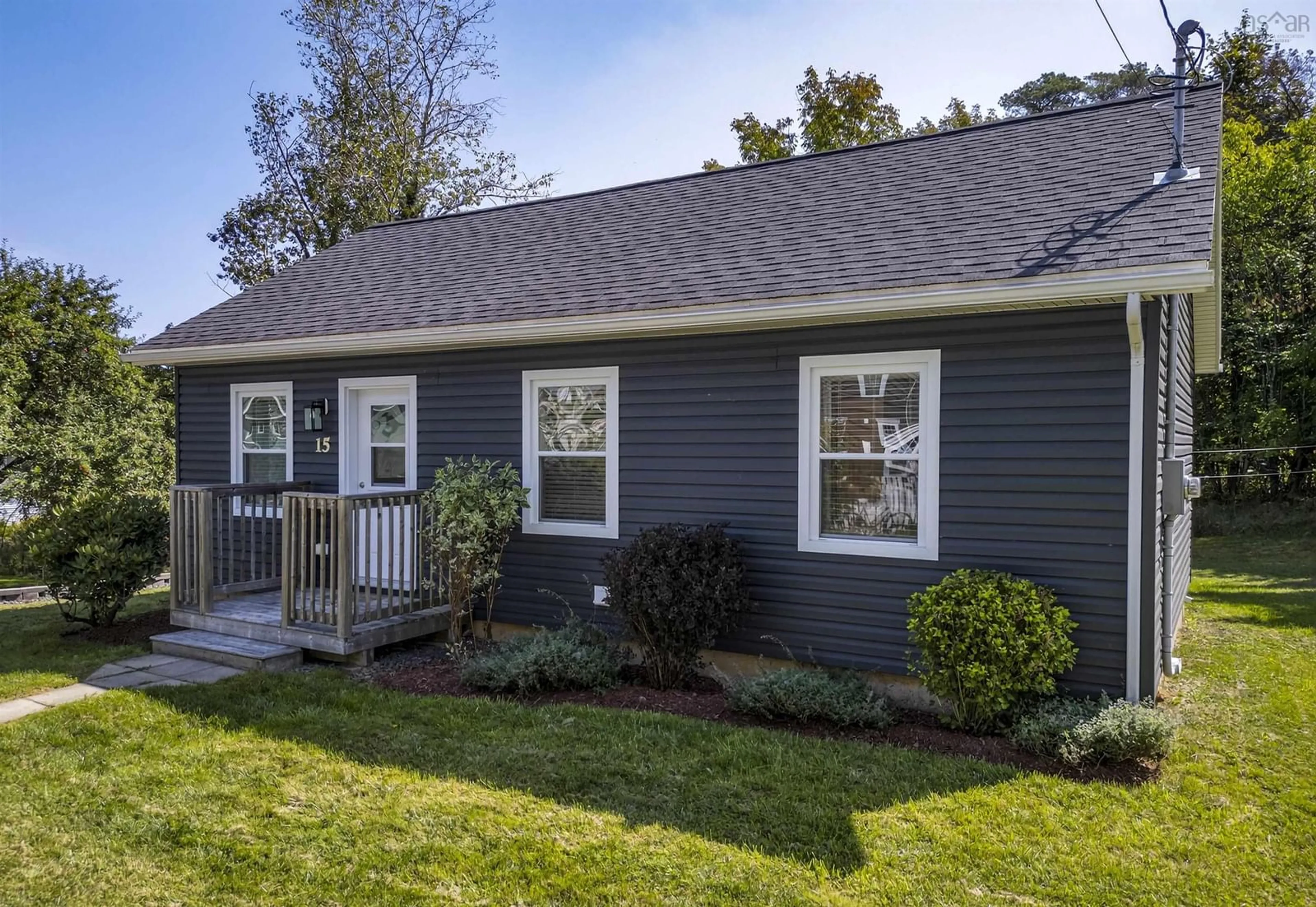 Home with vinyl exterior material, street for 15 Fairmont St, Mahone Bay Nova Scotia B0J 2E0