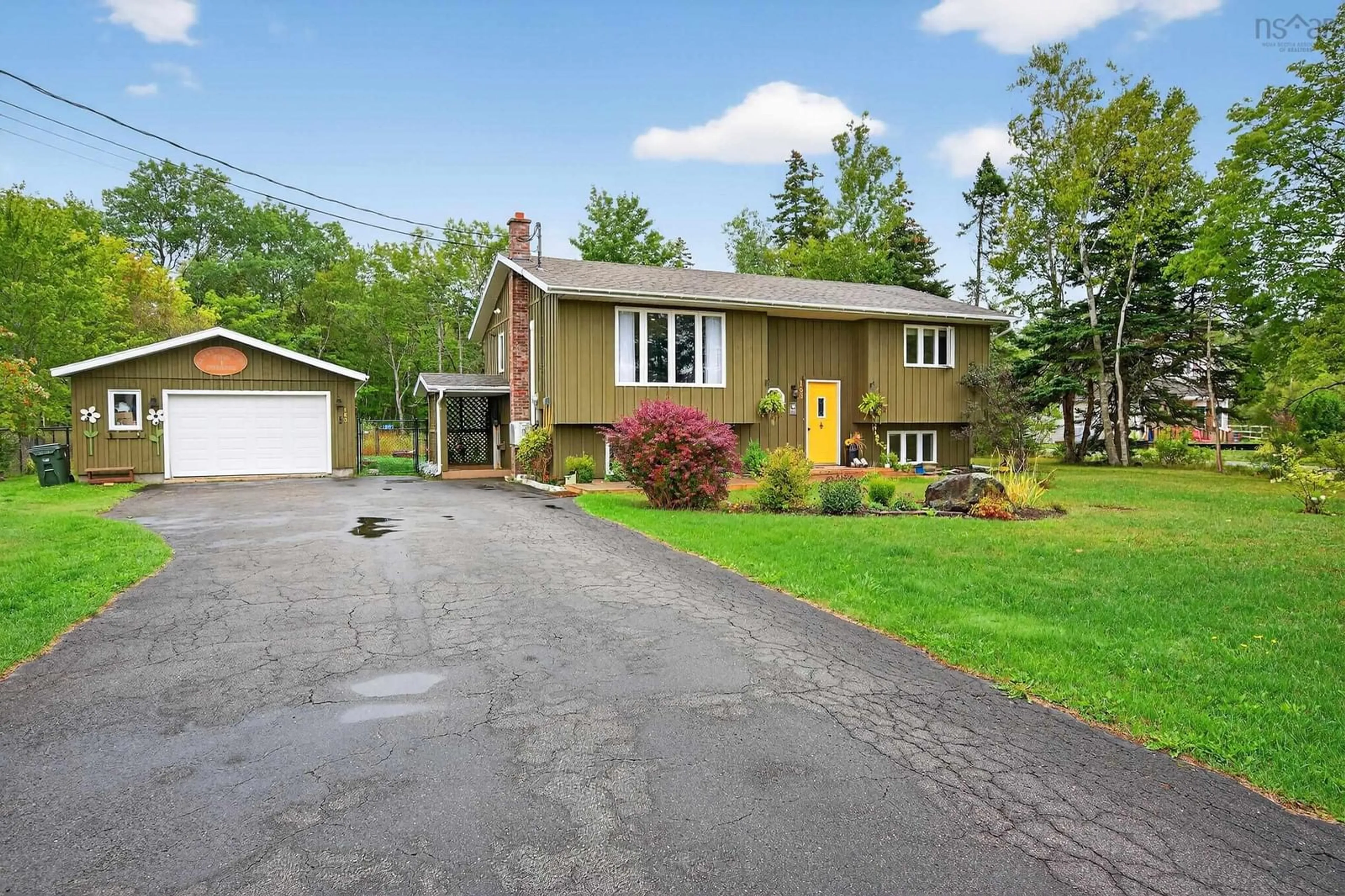 A pic from outside/outdoor area/front of a property/back of a property/a pic from drone, street for 163 Fairhaven Dr, Westmount Nova Scotia B1R 1N4