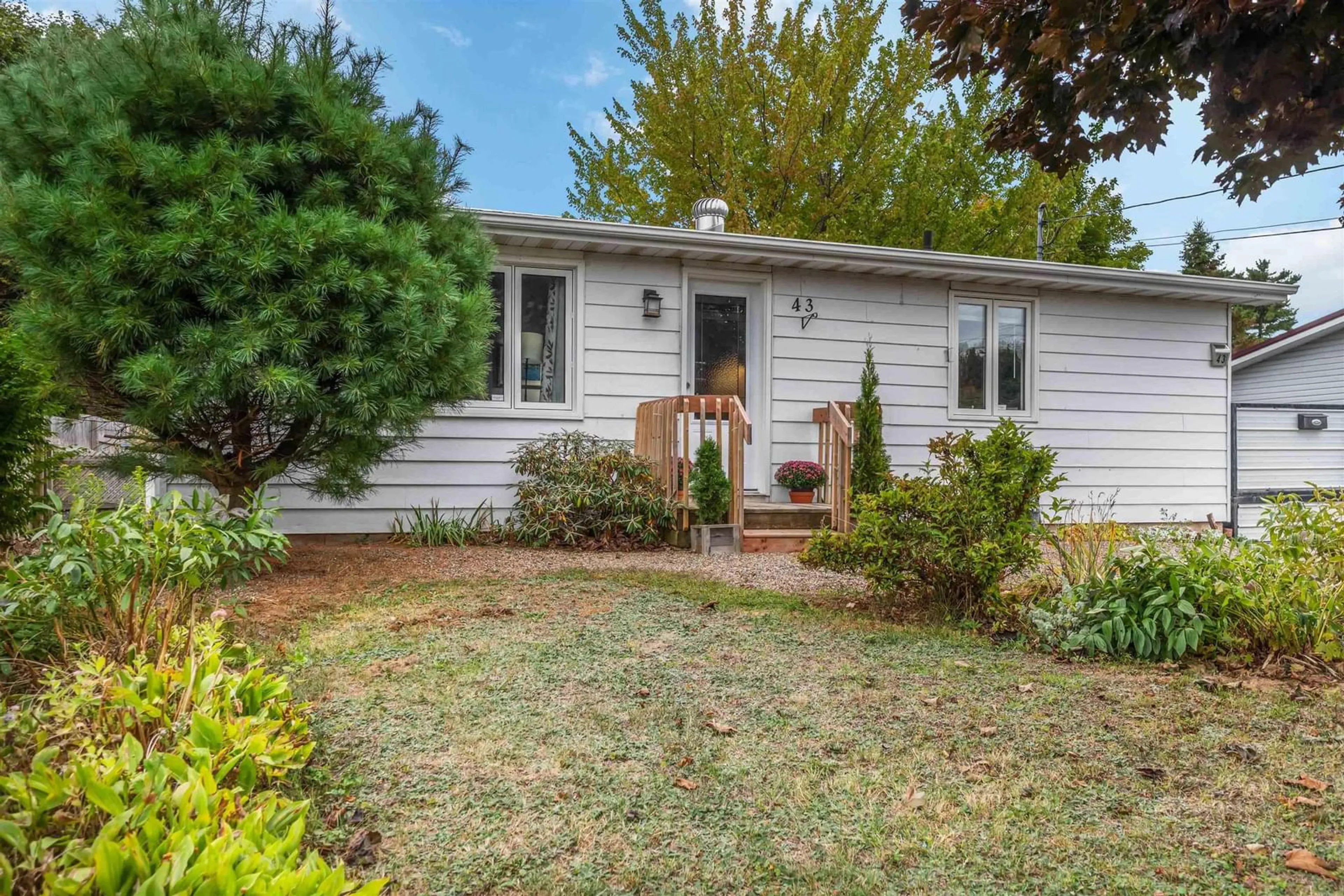 Home with vinyl exterior material, street for 43 Colonial Cres, New Minas Nova Scotia B4N 4M6
