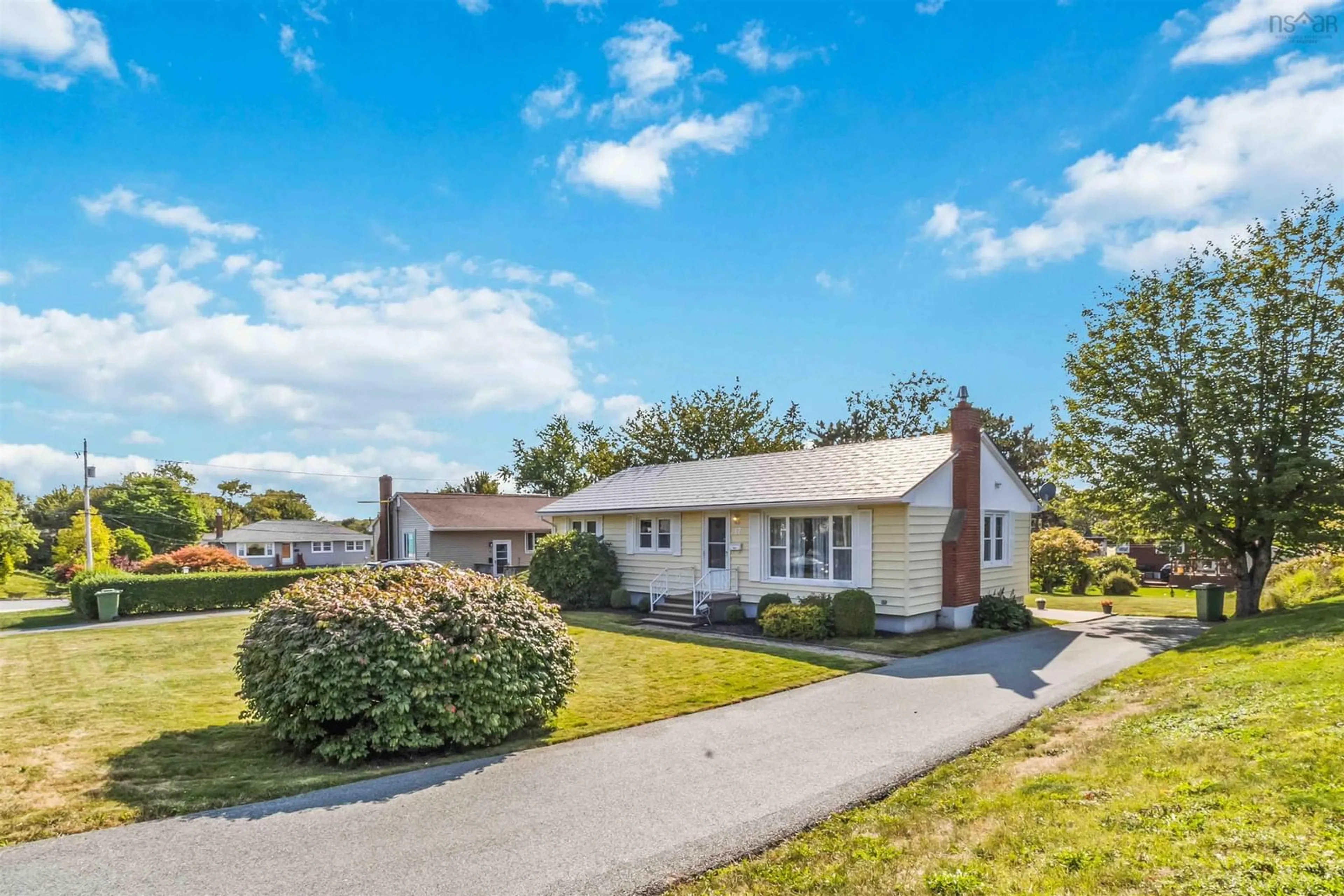 A pic from outside/outdoor area/front of a property/back of a property/a pic from drone, street for 17 Alberta St, Dartmouth Nova Scotia B2W 1V7