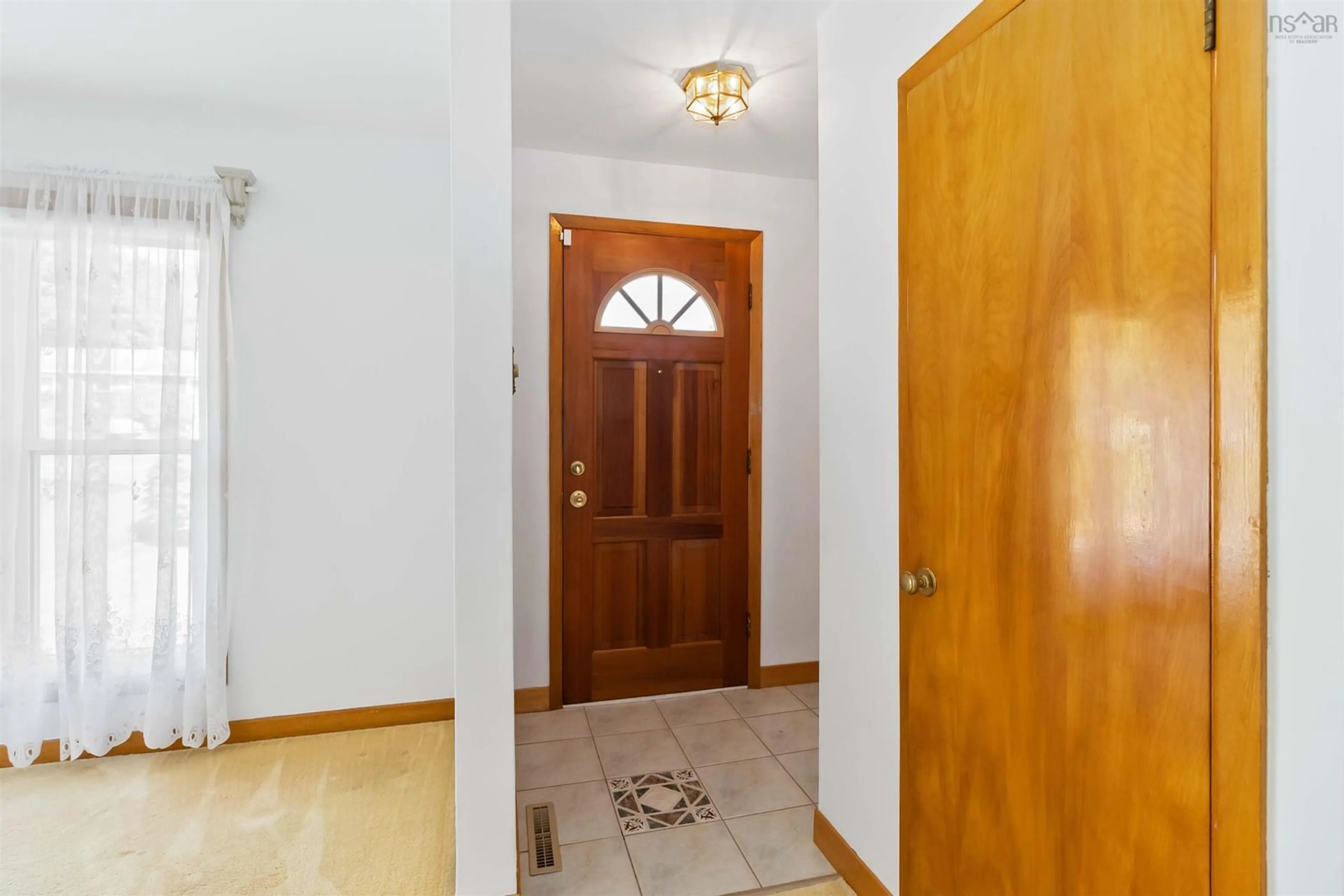 Indoor foyer for 17 Alberta St, Dartmouth Nova Scotia B2W 1V7