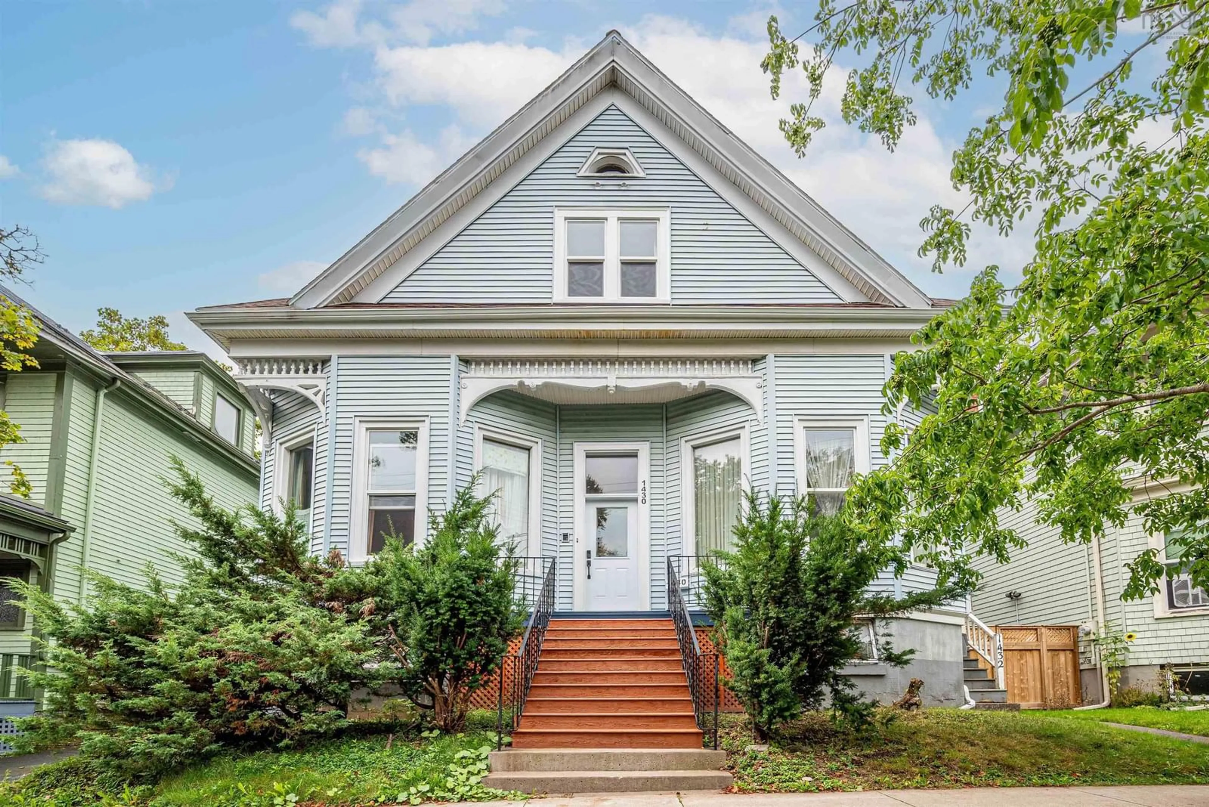 Home with vinyl exterior material, street for 1430/1432 Edward St, Halifax Nova Scotia B3H 3H6