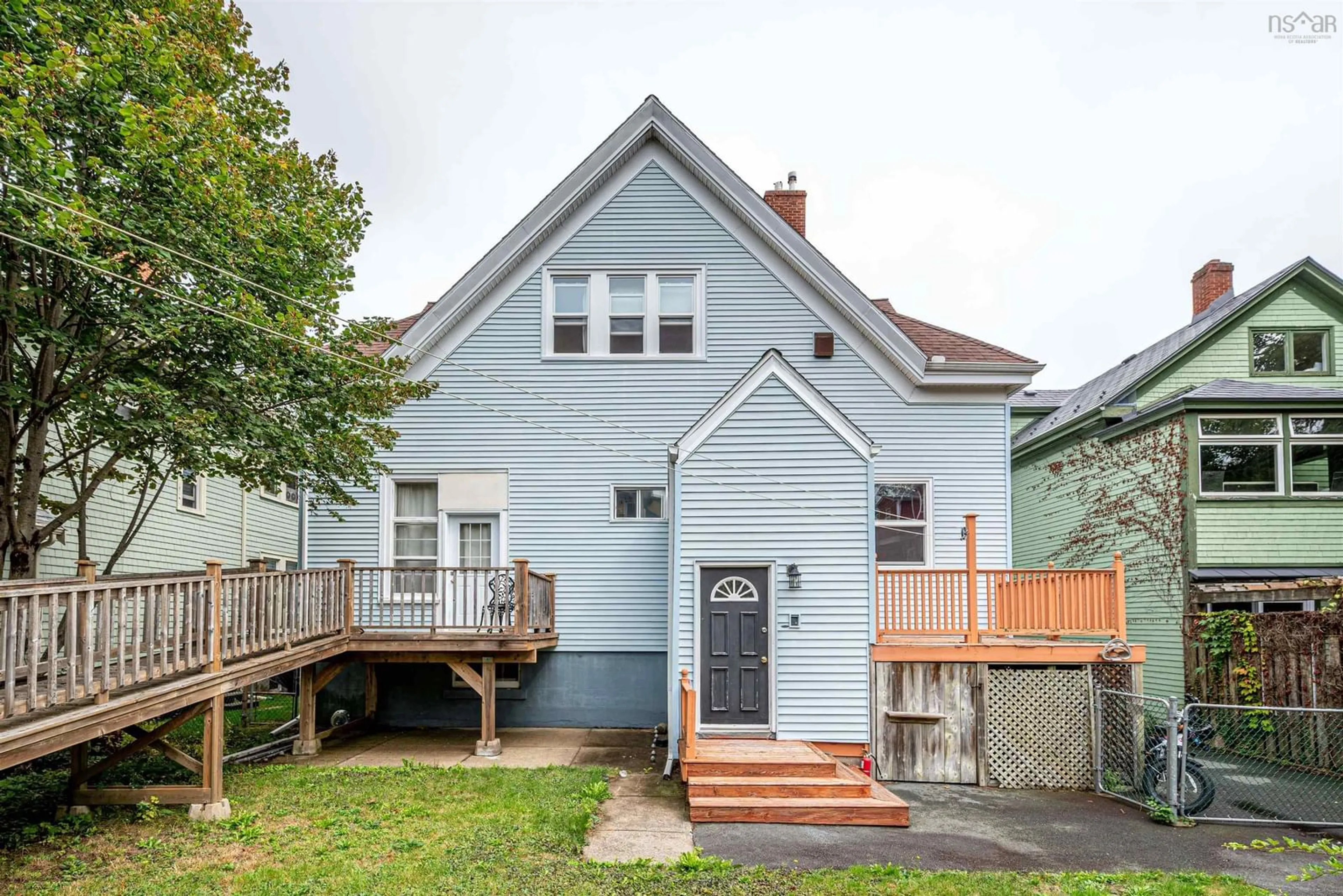 Home with vinyl exterior material, street for 1430/1432 Edward St, Halifax Nova Scotia B3H 3H6