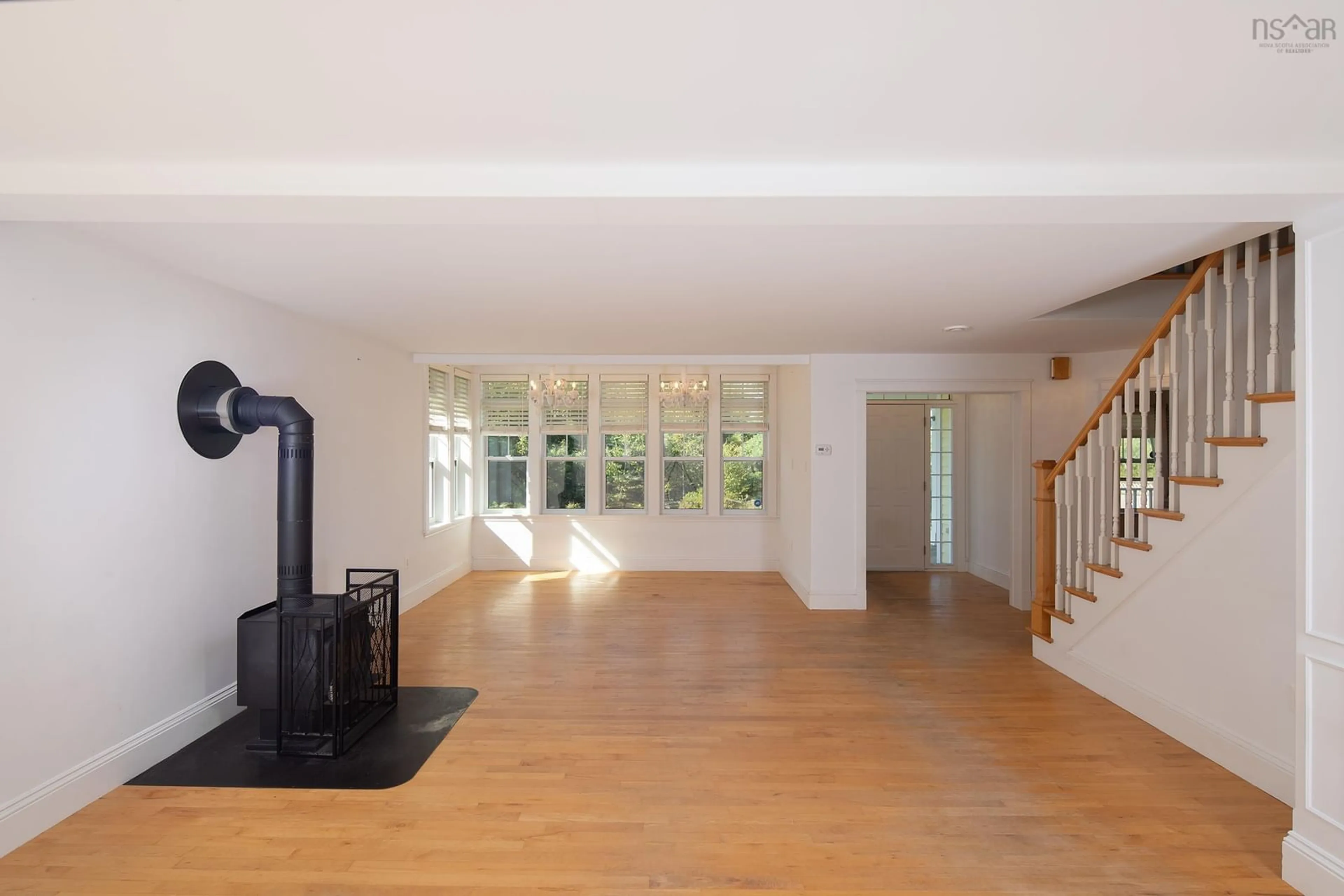 Indoor foyer for 85 Baden Rd, Hubbards Nova Scotia B0J 1K0
