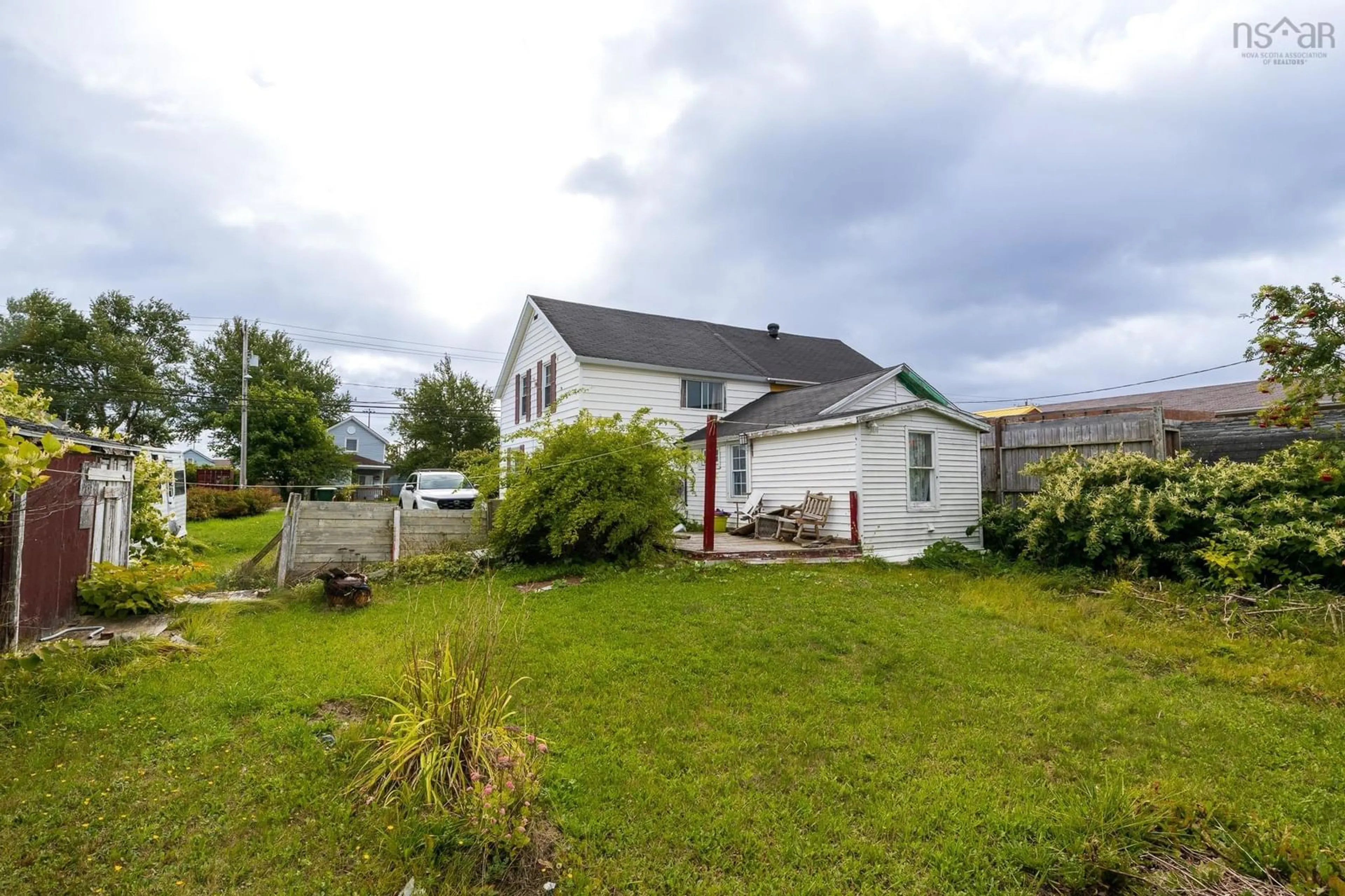 A pic from outside/outdoor area/front of a property/back of a property/a pic from drone, unknown for 423 King Street, New Waterford Nova Scotia B1H 3Y5