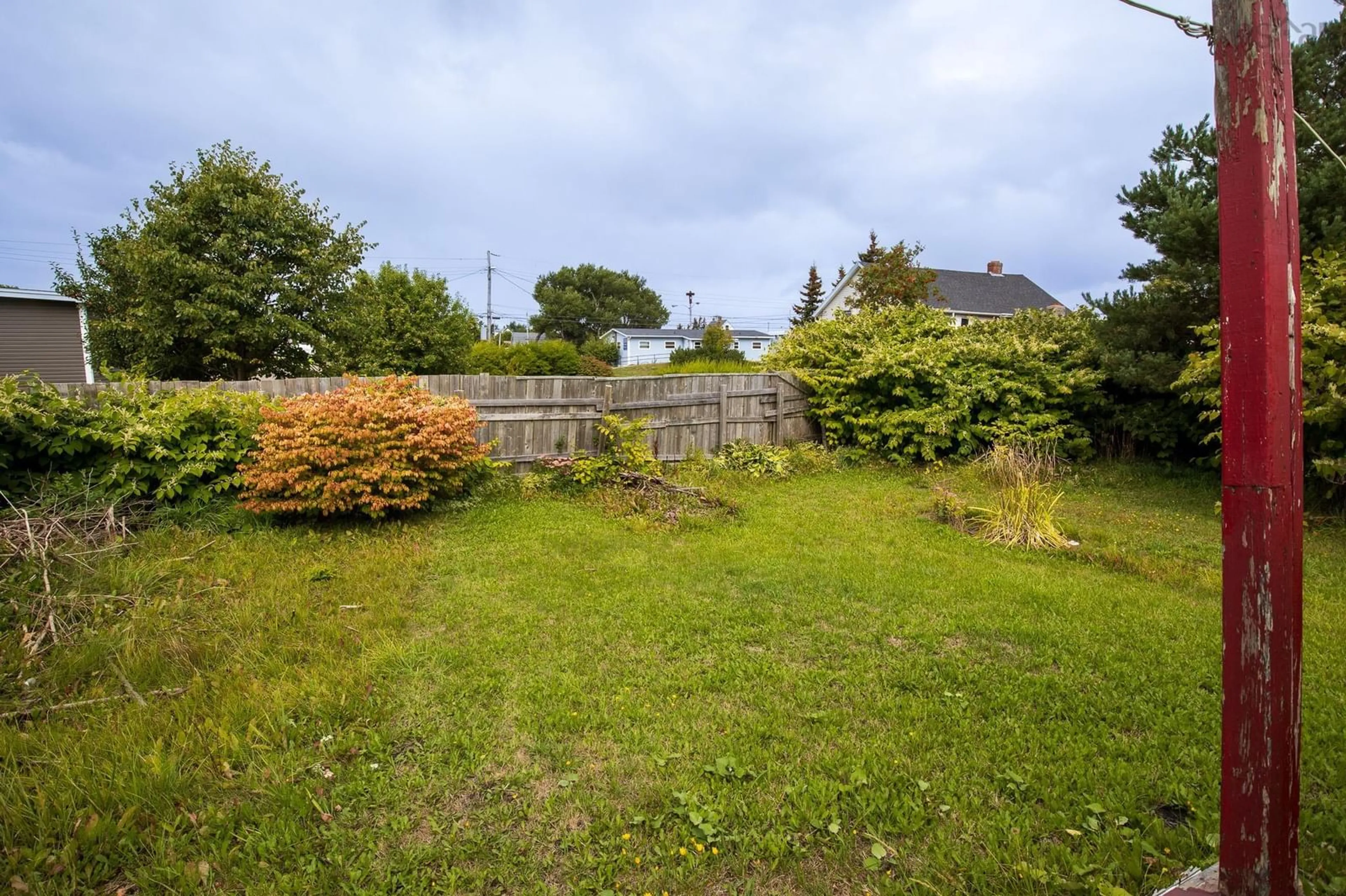 A pic from outside/outdoor area/front of a property/back of a property/a pic from drone, unknown for 423 King Street, New Waterford Nova Scotia B1H 3Y5