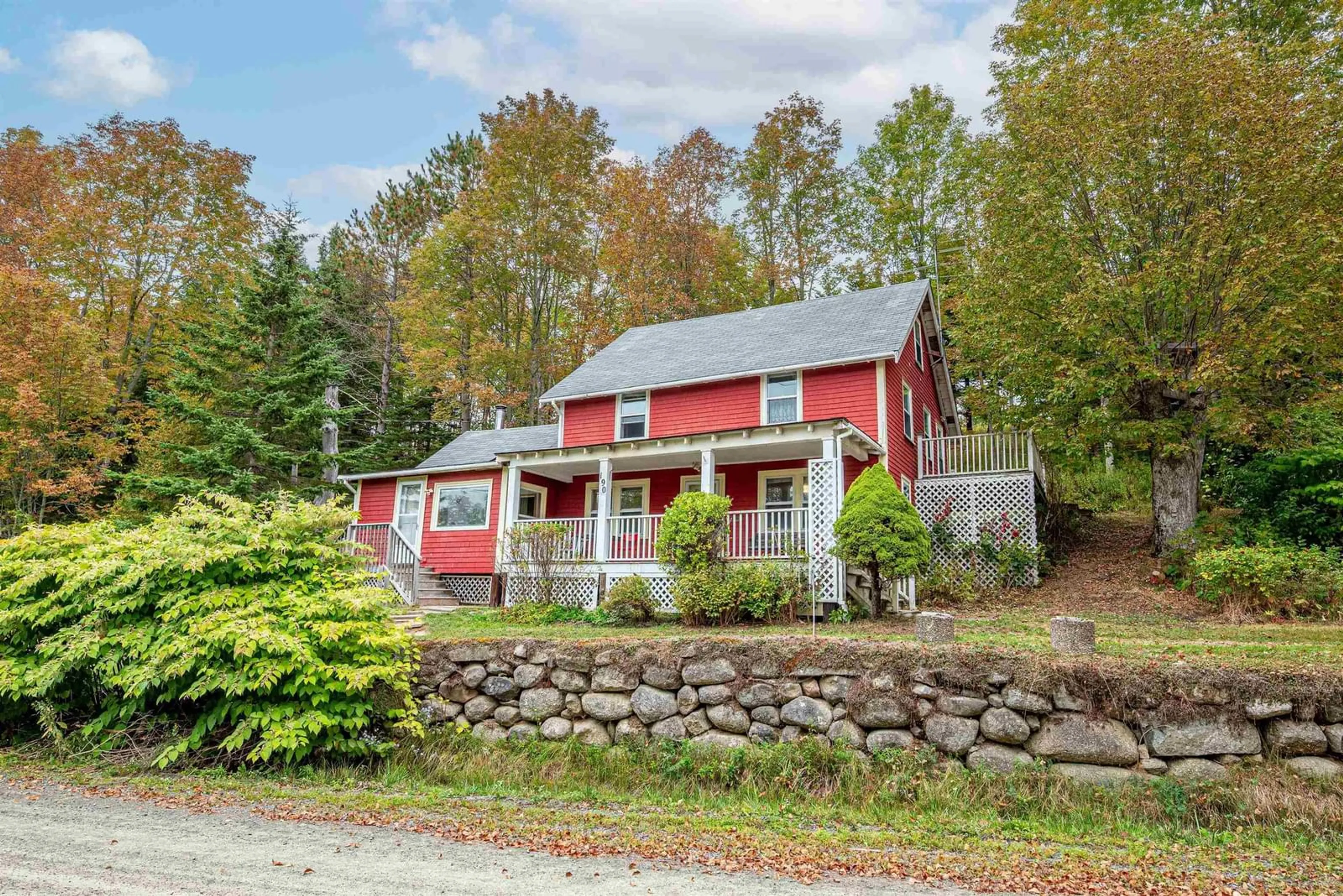 Home with vinyl exterior material, street for 190 Lakeview Cres, Upper Vaughan Nova Scotia B0N 2T0