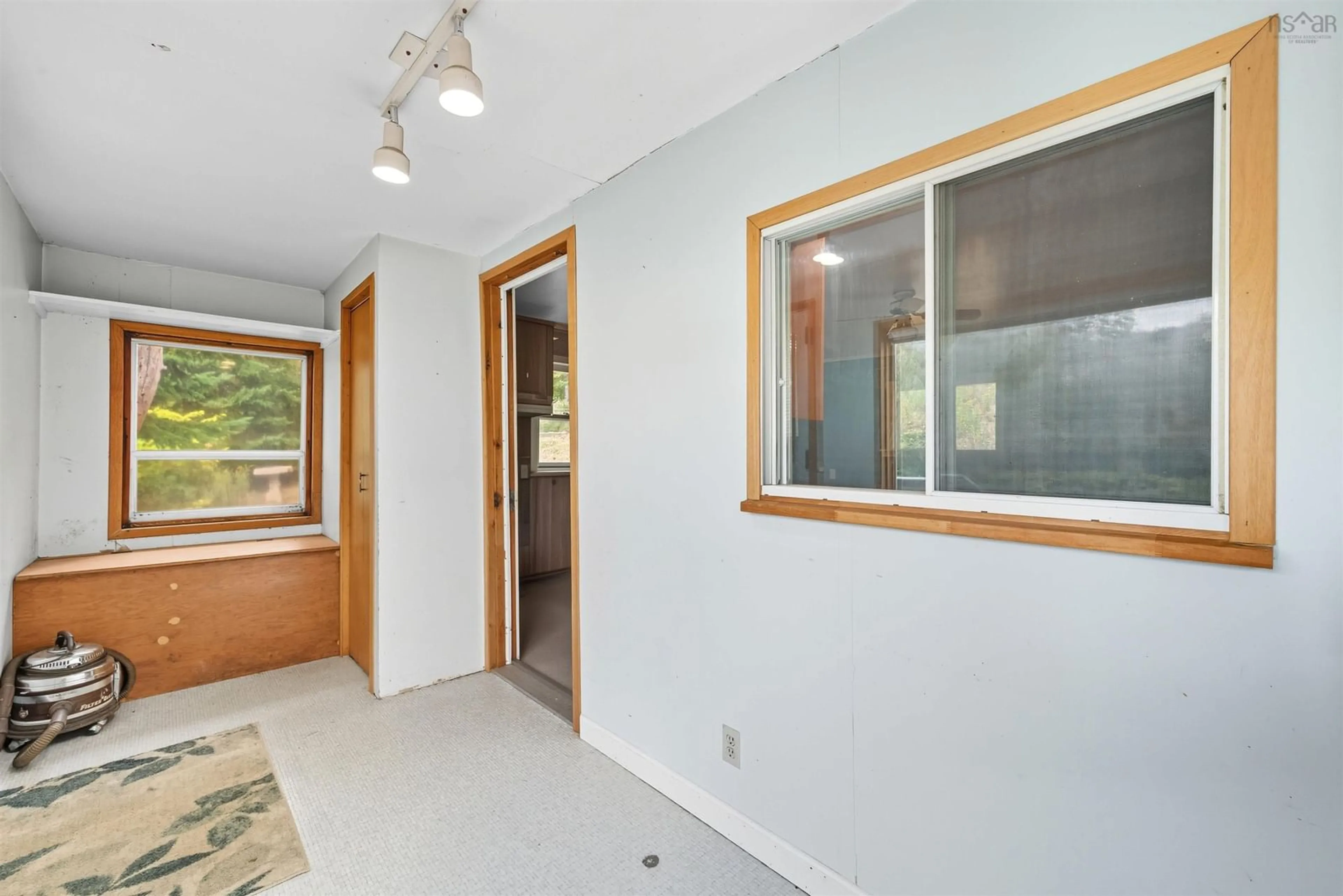 Indoor entryway for 190 Lakeview Cres, Upper Vaughan Nova Scotia B0N 2T0