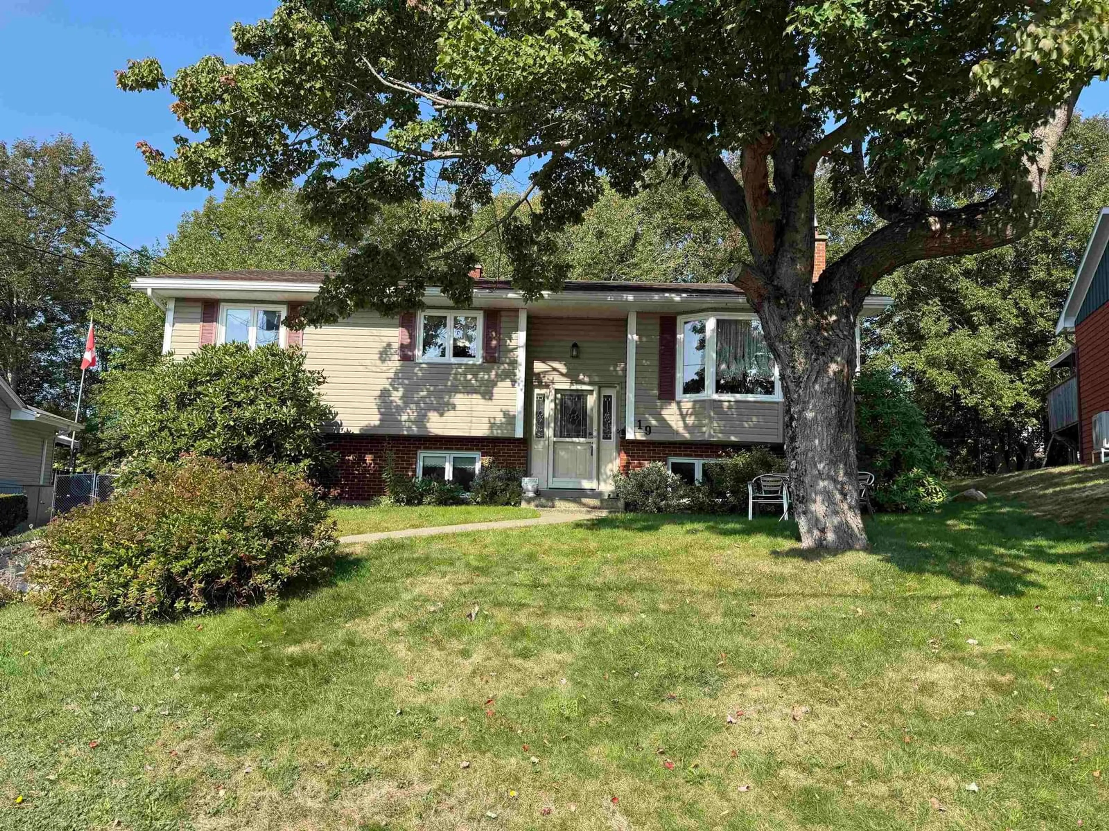Home with vinyl exterior material, street for 19 Eastwood Crt, Cole Harbour Nova Scotia B2W 4J3
