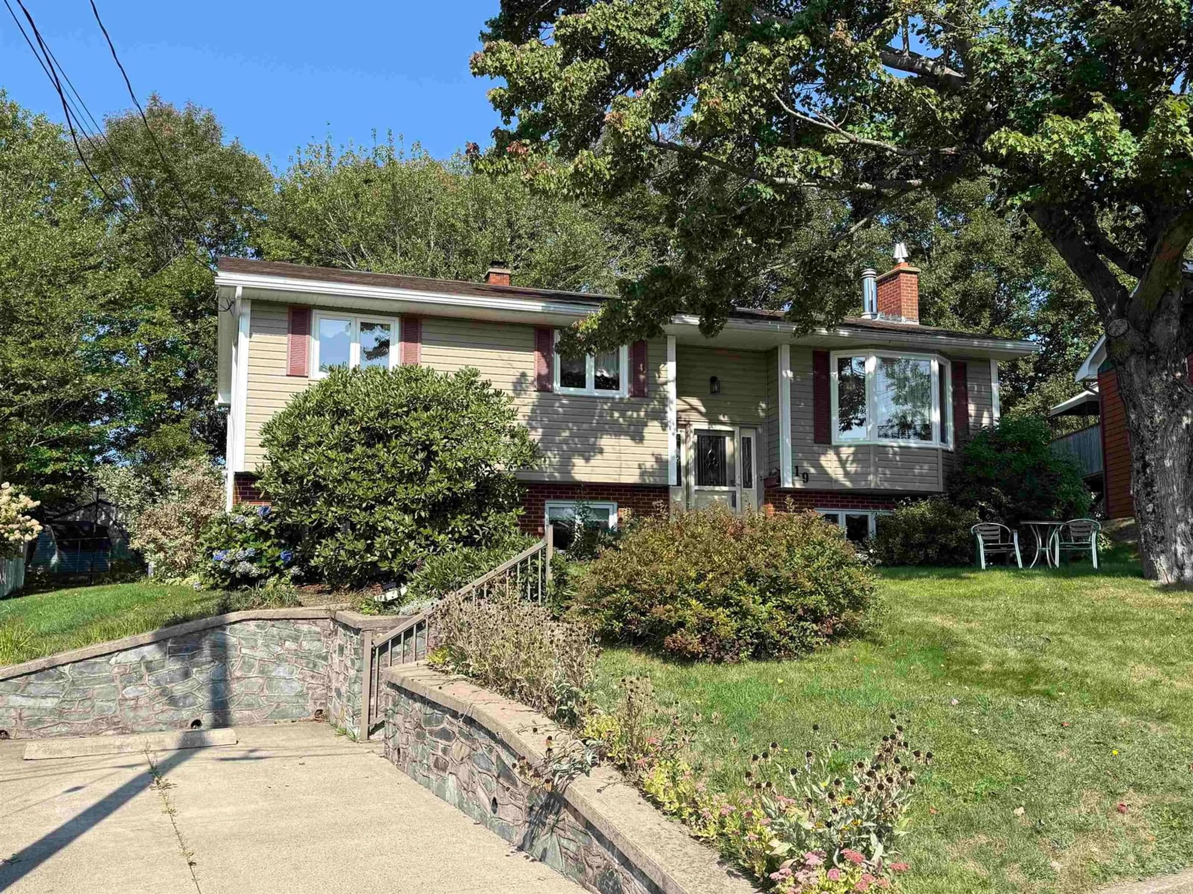 Unknown for 19 Eastwood Crt, Cole Harbour Nova Scotia B2W 4J3