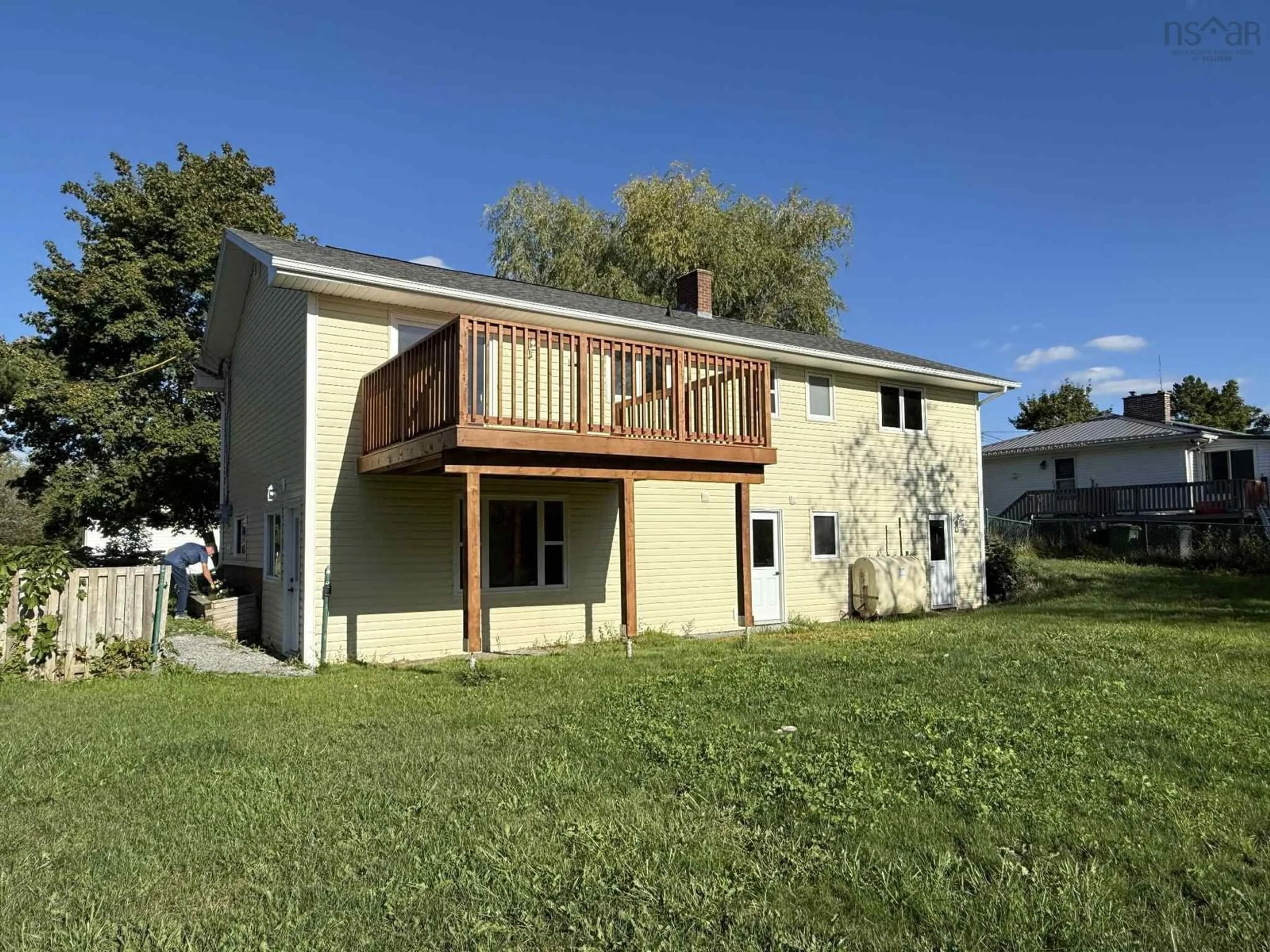 A pic from outside/outdoor area/front of a property/back of a property/a pic from drone, unknown for 18 Alderney Dr, Enfield Nova Scotia B2T 1J7