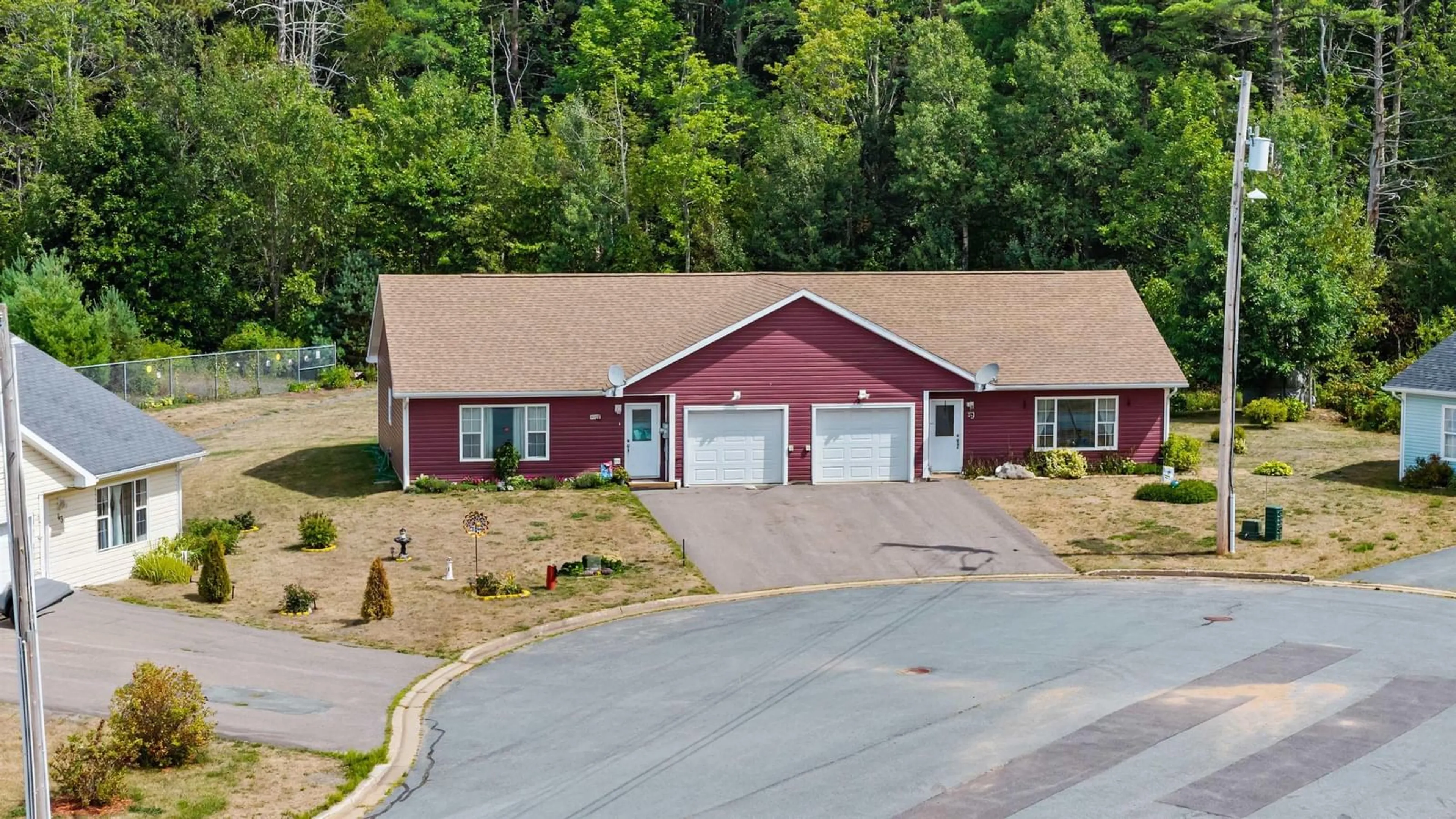 A pic from outside/outdoor area/front of a property/back of a property/a pic from drone, unknown for 47 Kimbrough Crt, Greenwich Nova Scotia B4P 2R2