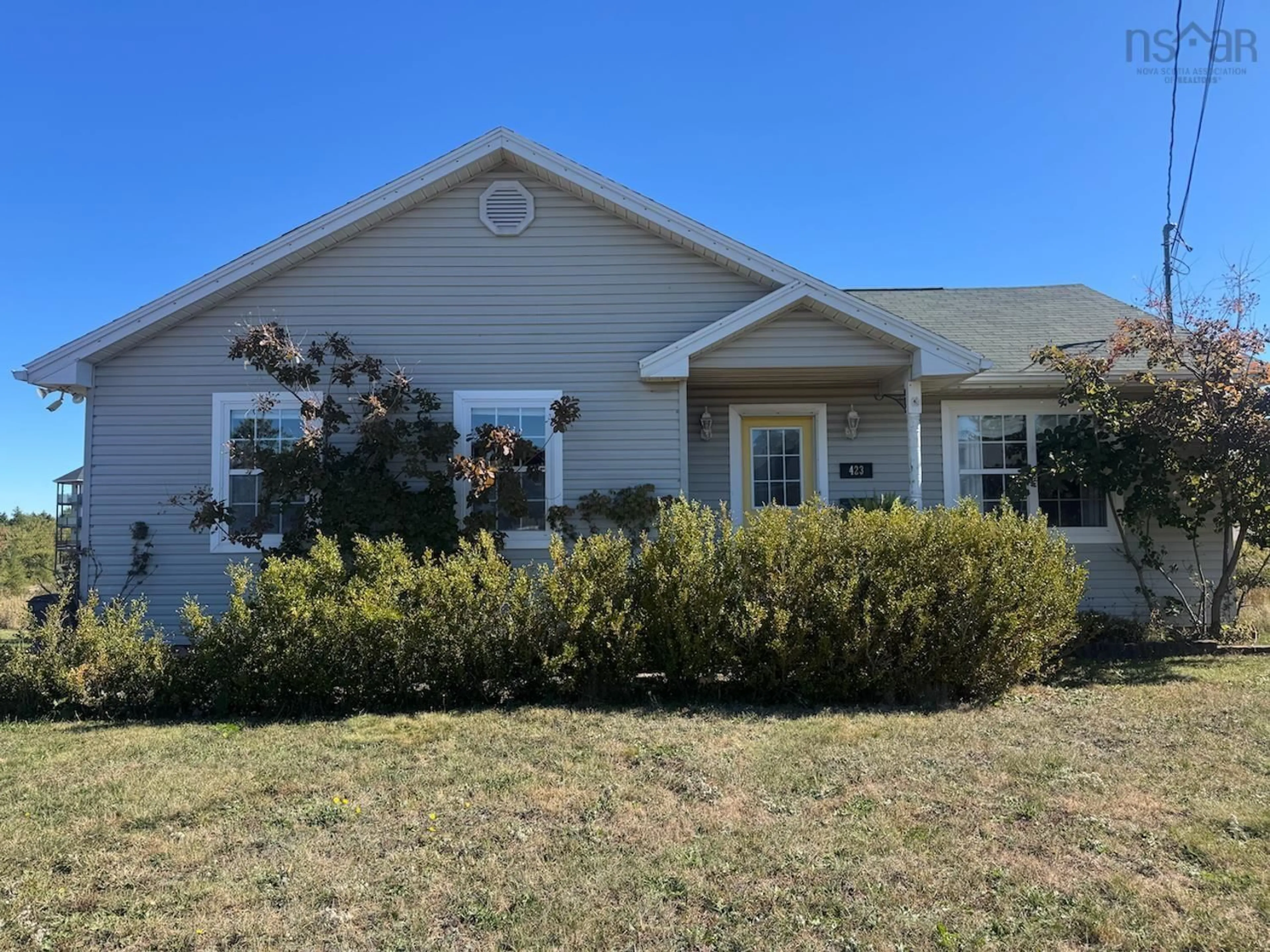 Home with vinyl exterior material, unknown for 423 Young St, Truro Nova Scotia B2N 3Y7