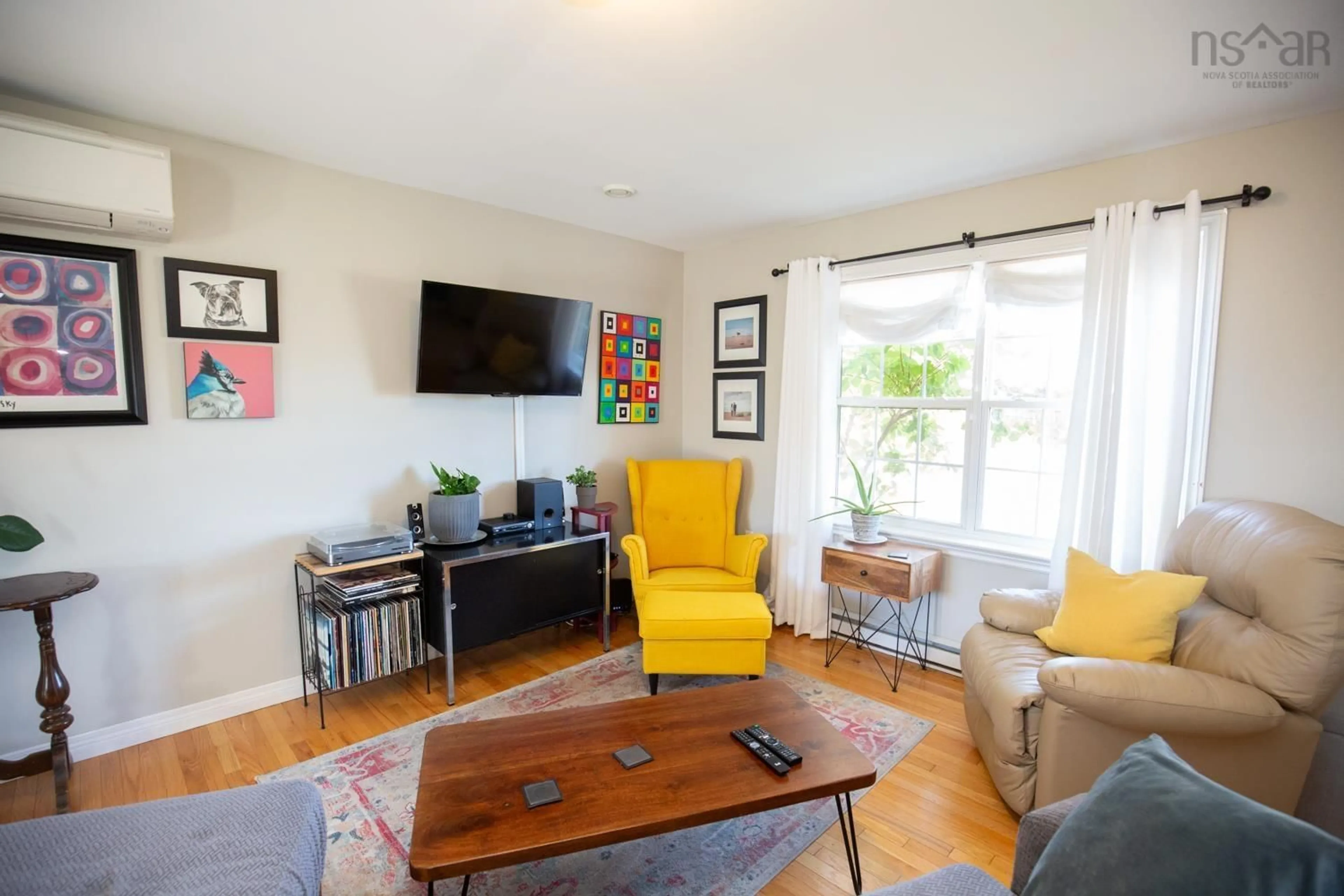 Living room with furniture, unknown for 423 Young St, Truro Nova Scotia B2N 3Y7