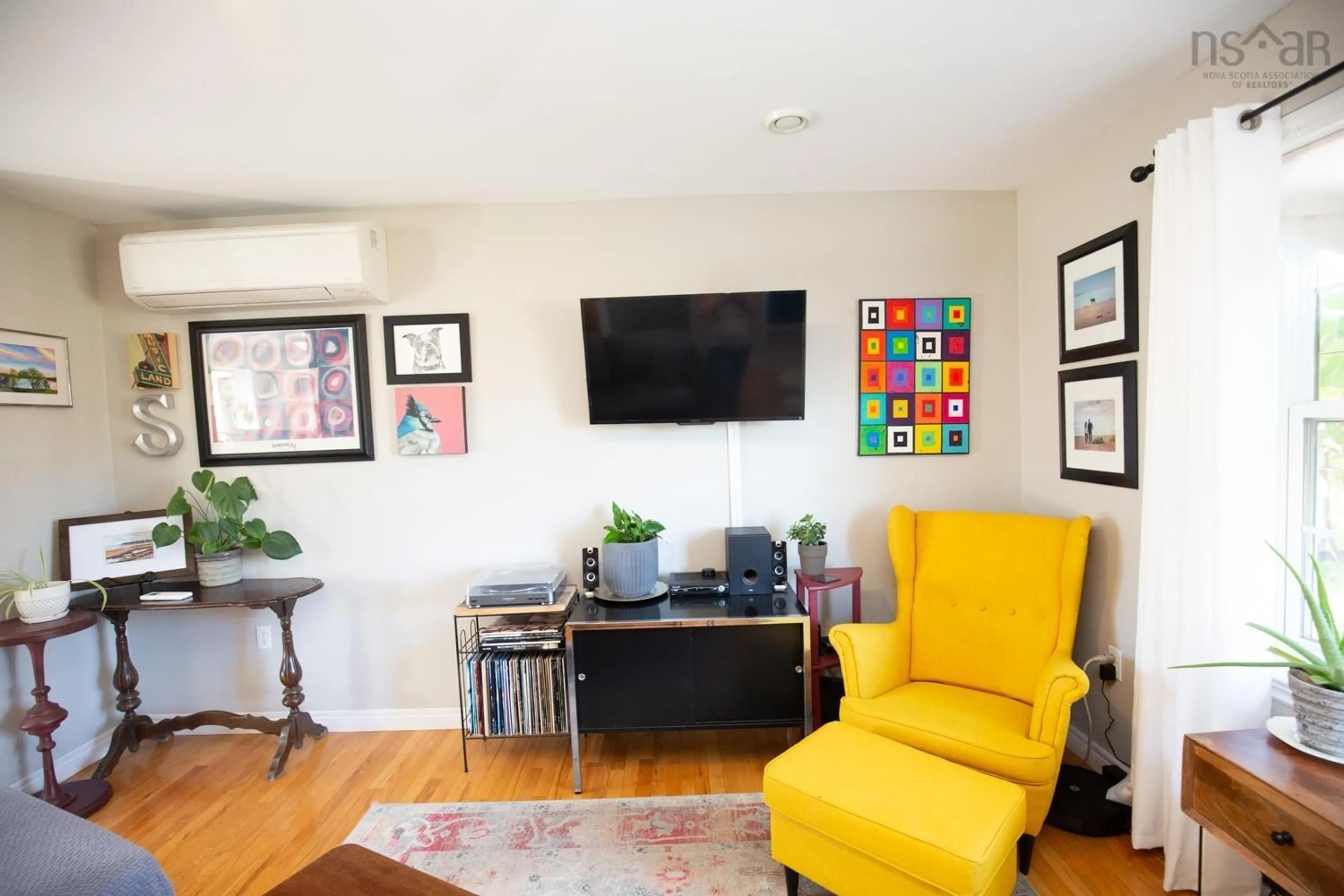 Living room with furniture, unknown for 423 Young St, Truro Nova Scotia B2N 3Y7