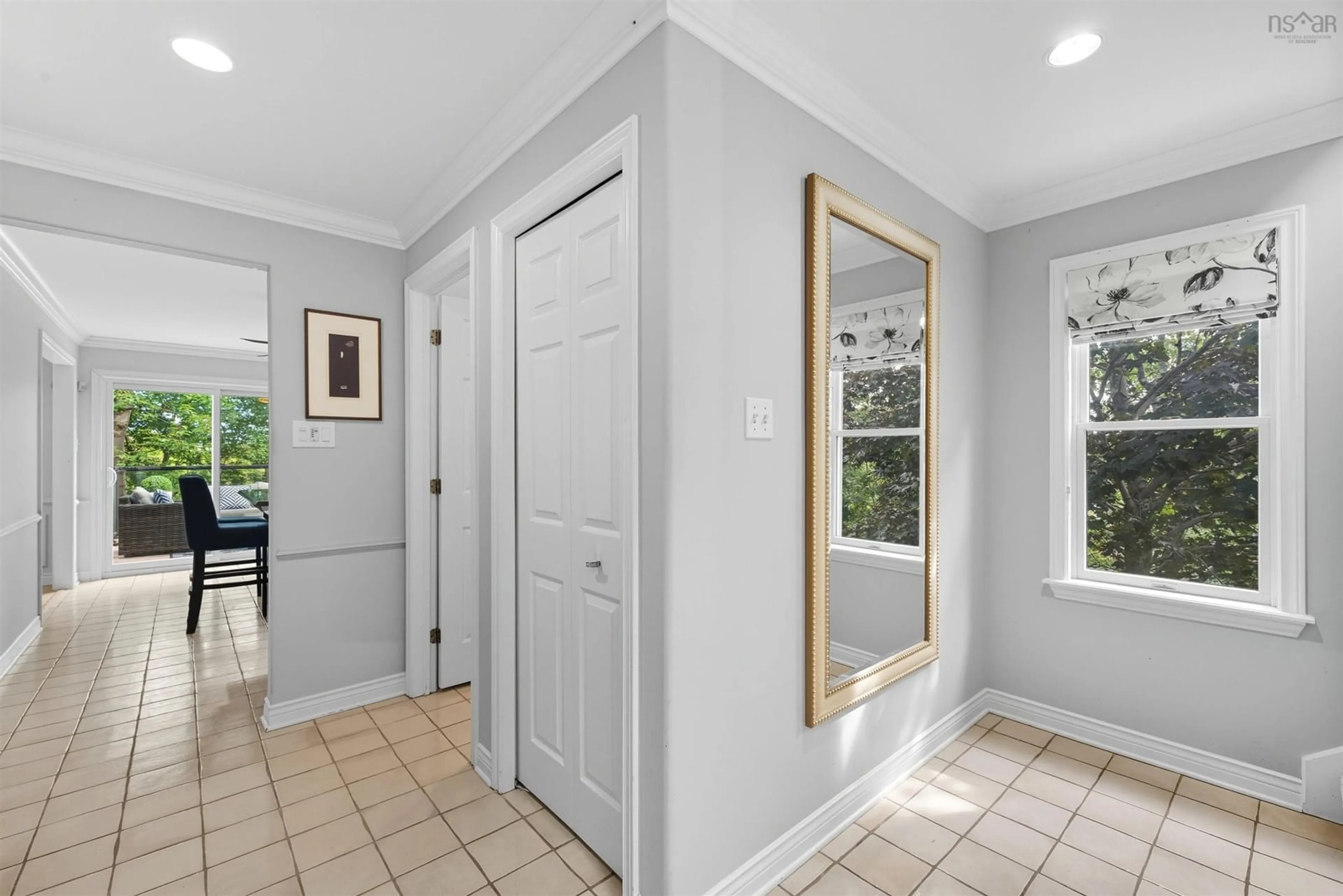 Indoor entryway for 31 Redden Crt, Bedford Nova Scotia B4A 4G5