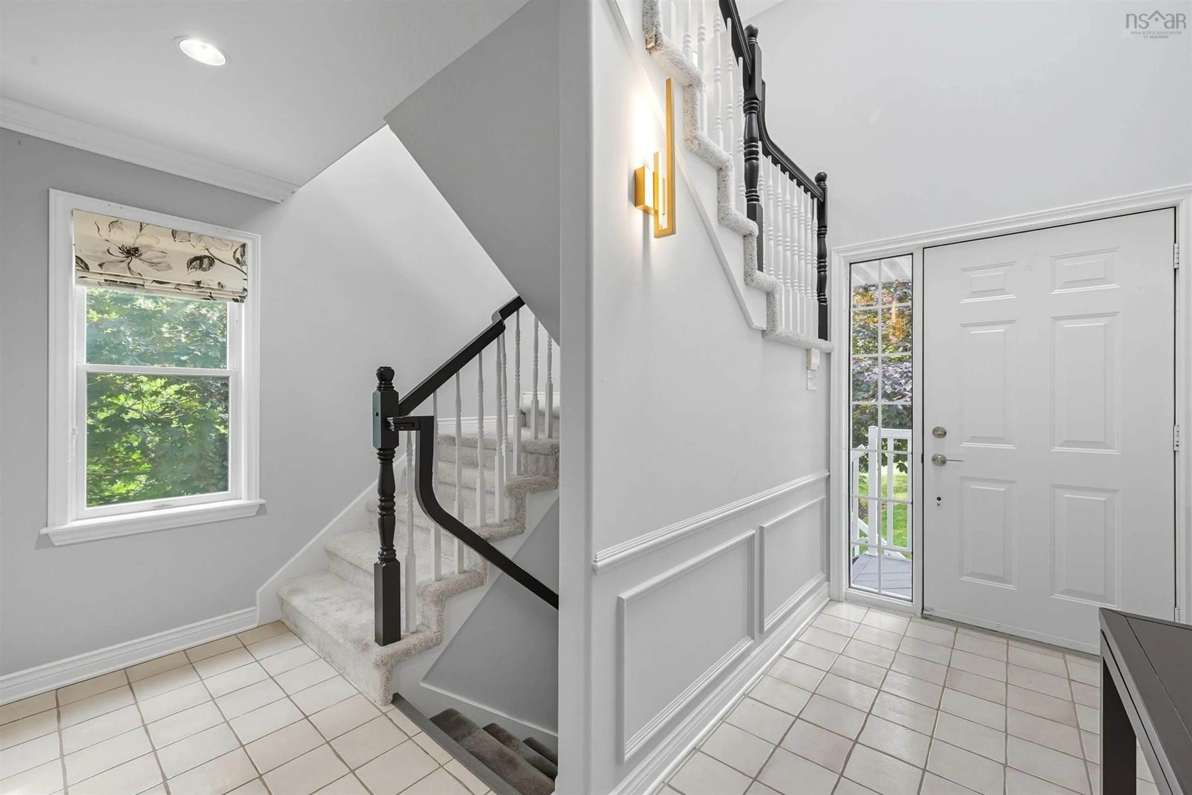 Indoor entryway for 31 Redden Crt, Bedford Nova Scotia B4A 4G5