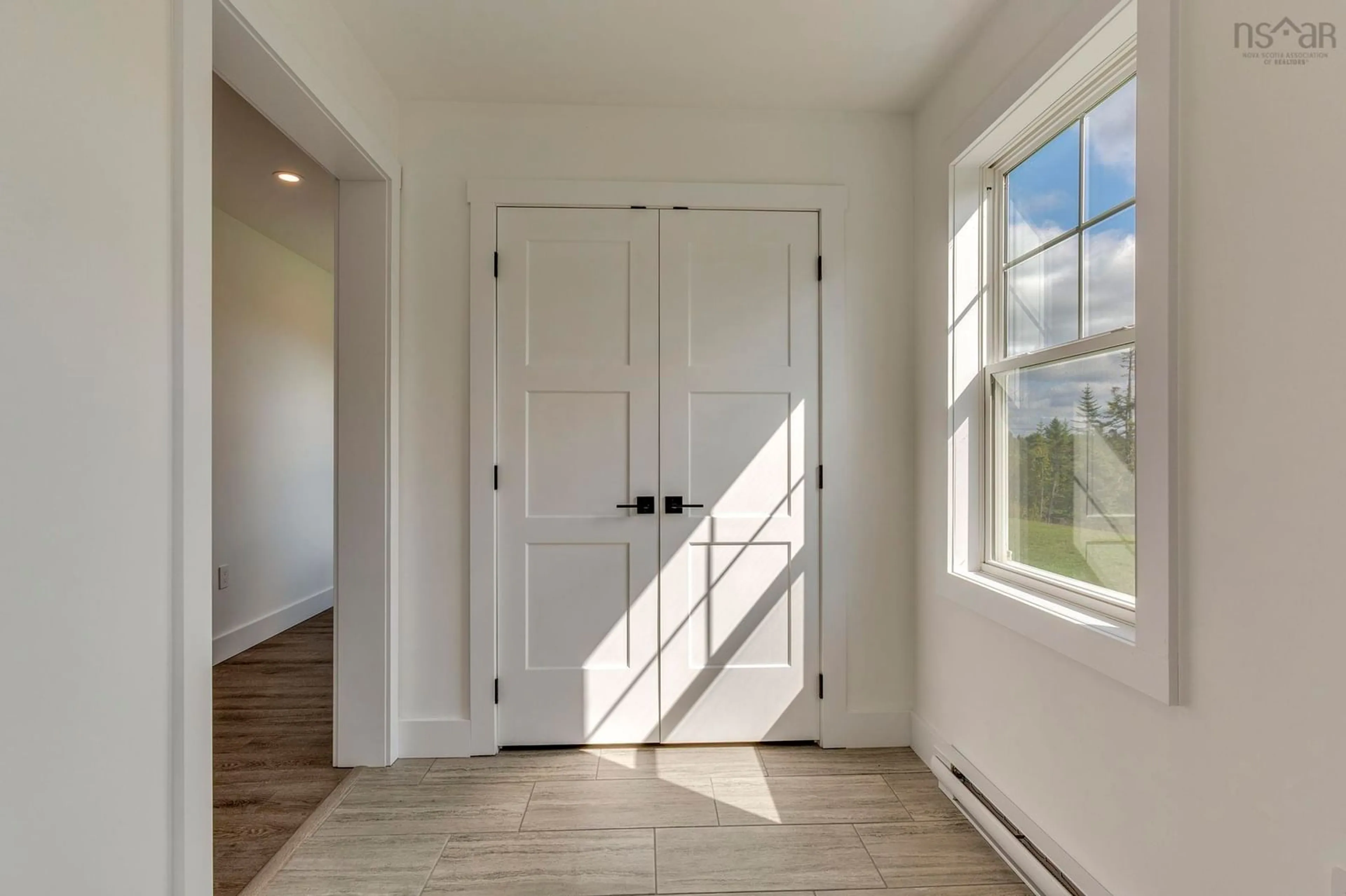 Indoor entryway for 4606 Clam Harbour Rd, Clam Harbour Nova Scotia B0J 1Y0
