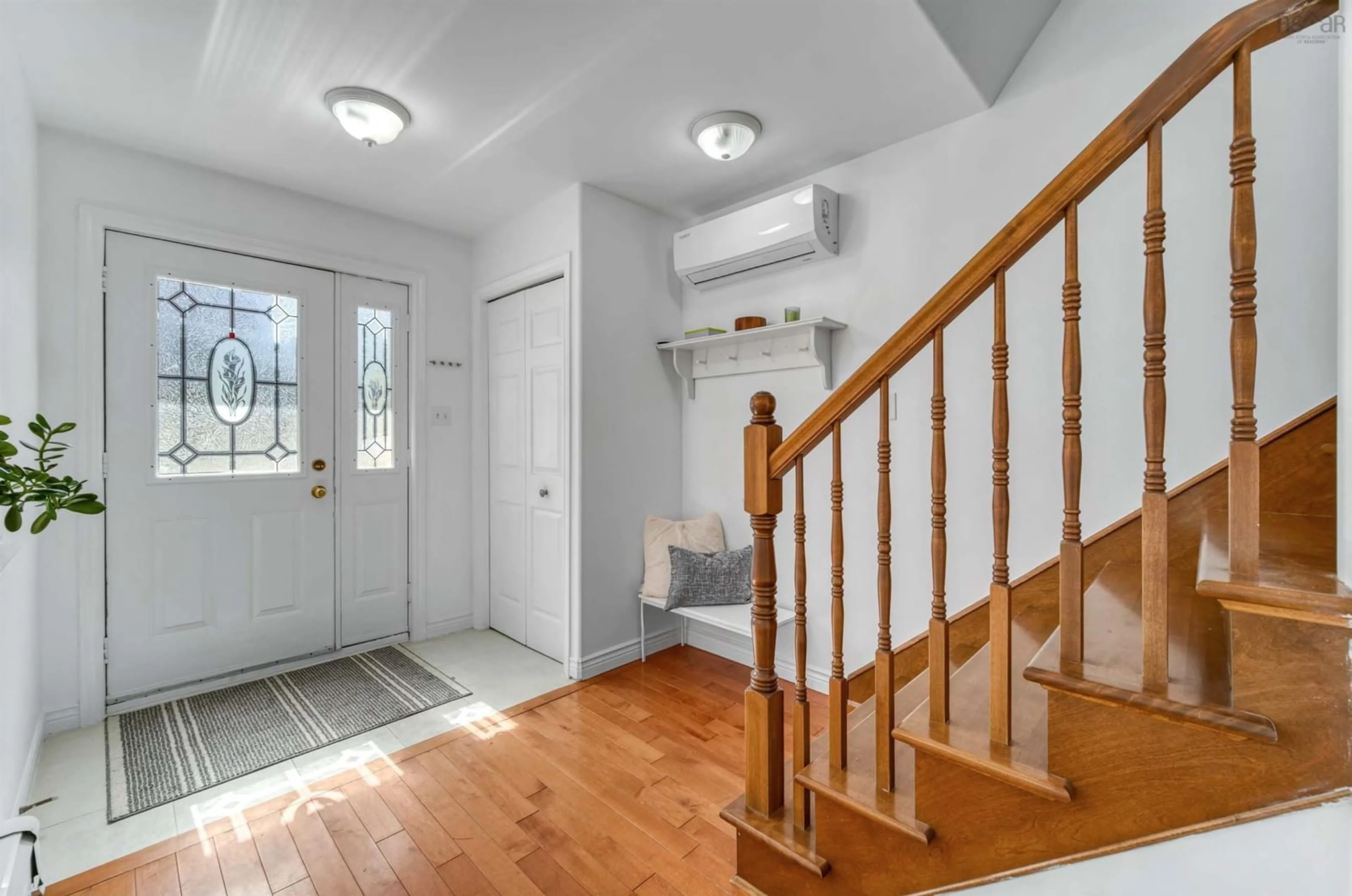 Indoor entryway for 77 Amin St, Bedford Nova Scotia B4A 4B8