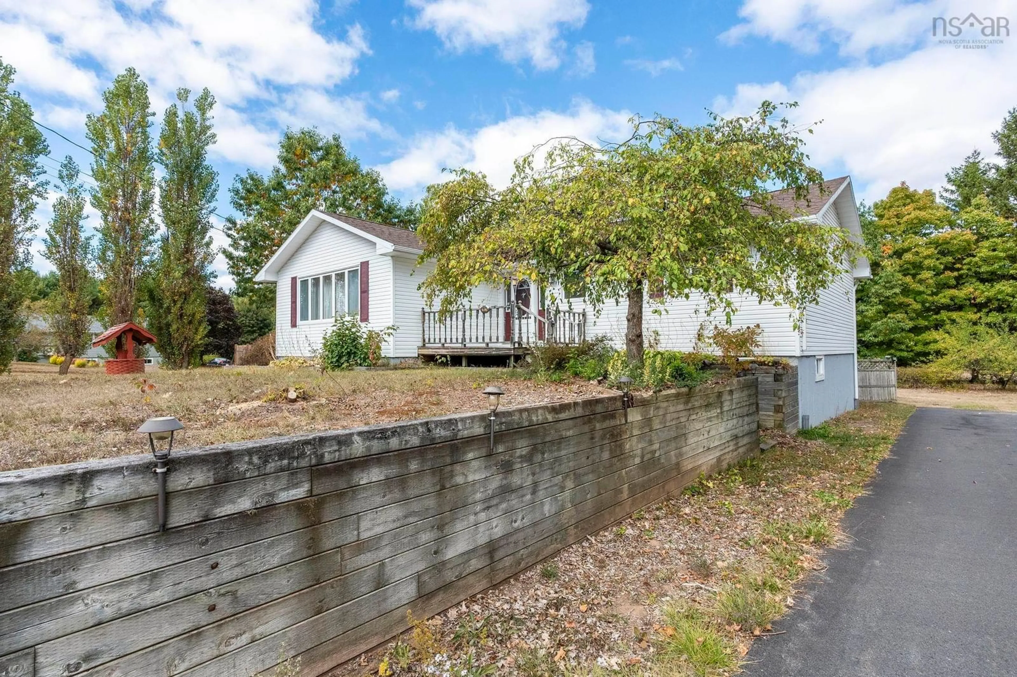A pic from outside/outdoor area/front of a property/back of a property/a pic from drone, street for 967 Maple St, Waterville Nova Scotia B0P 1V0