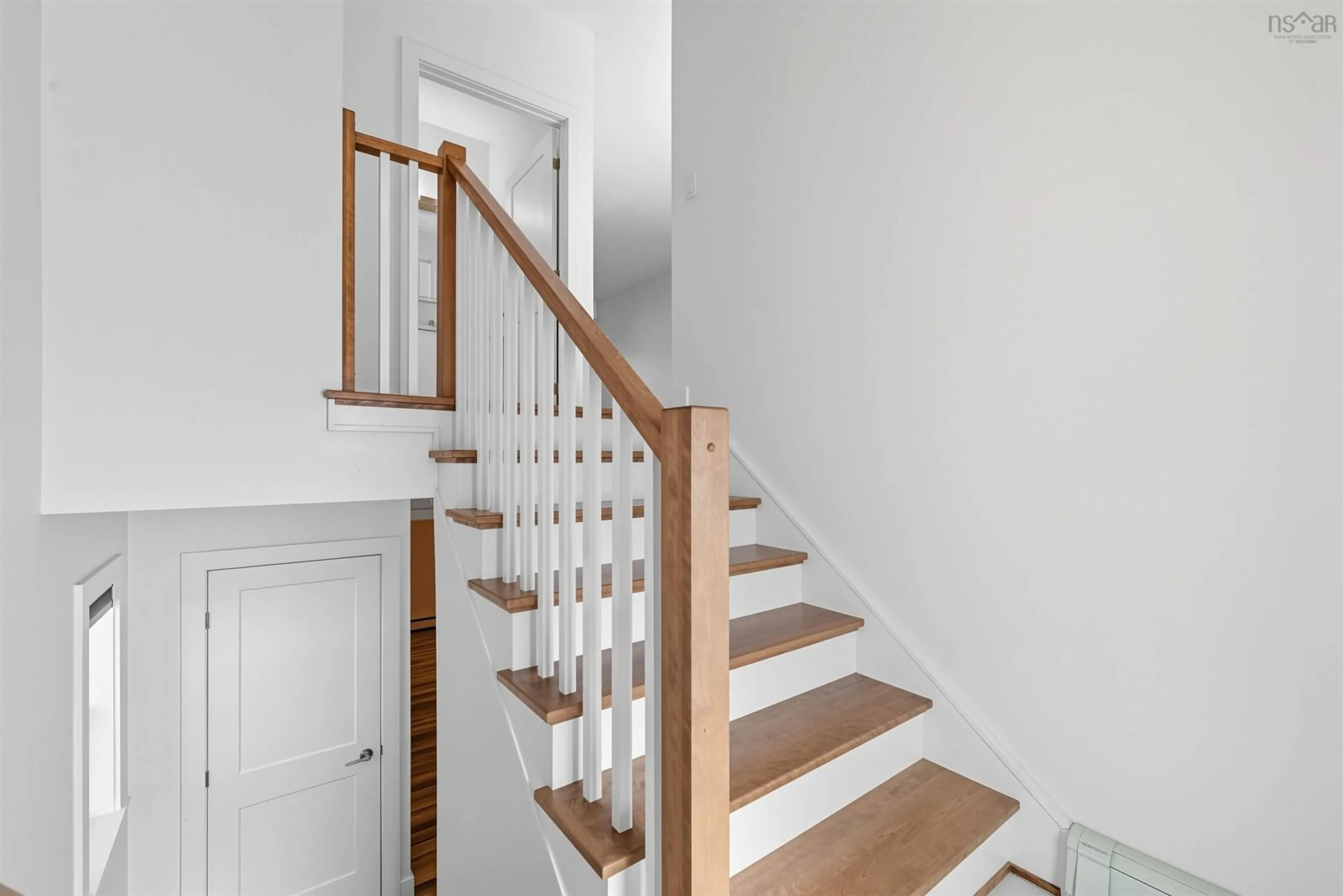 Stairs for 39 Nadia Dr, Dartmouth Nova Scotia B3A 0B3