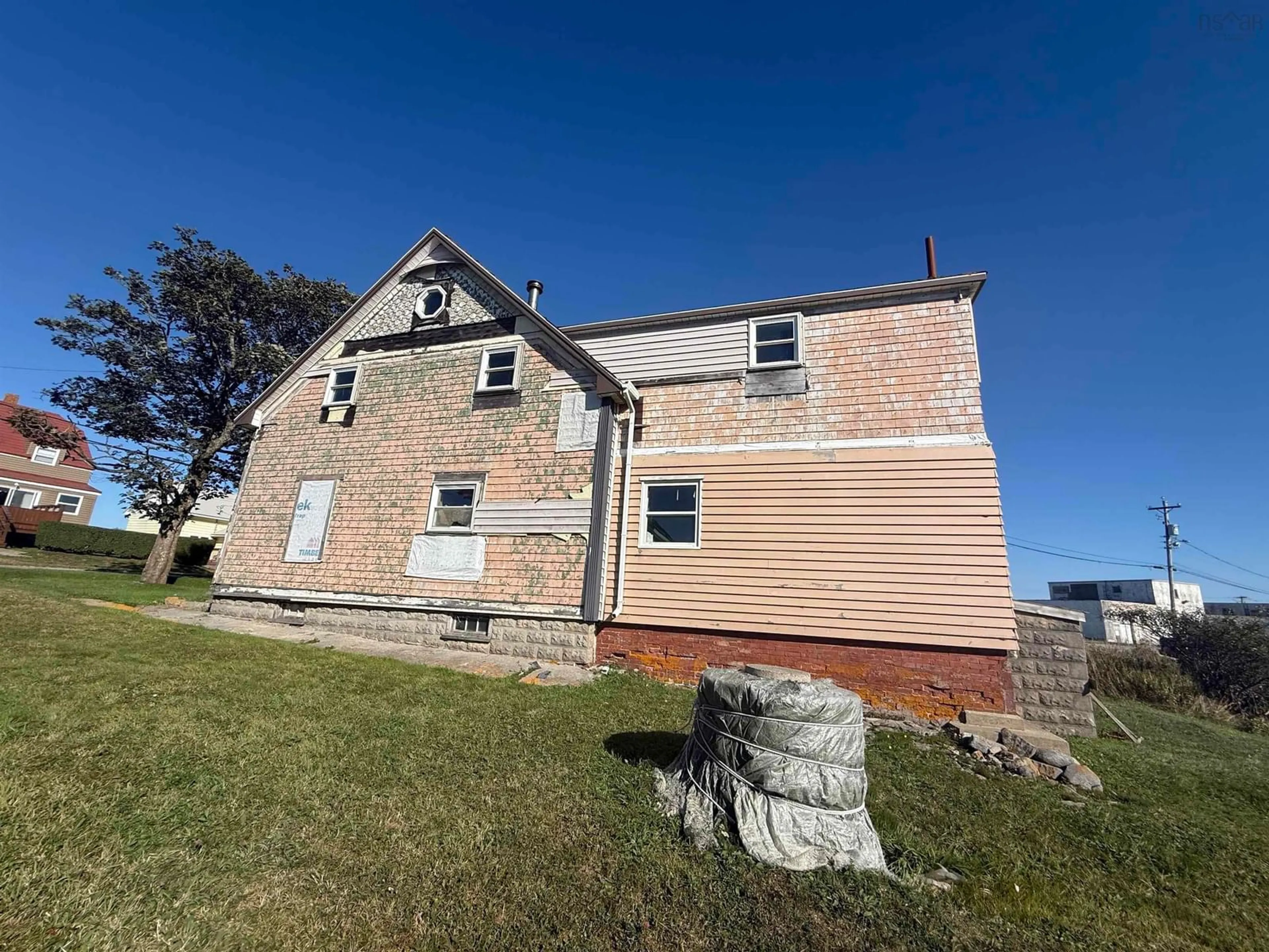 A pic from outside/outdoor area/front of a property/back of a property/a pic from drone, building for 2686 Main St, Clark's Harbour Nova Scotia B0W 1P0
