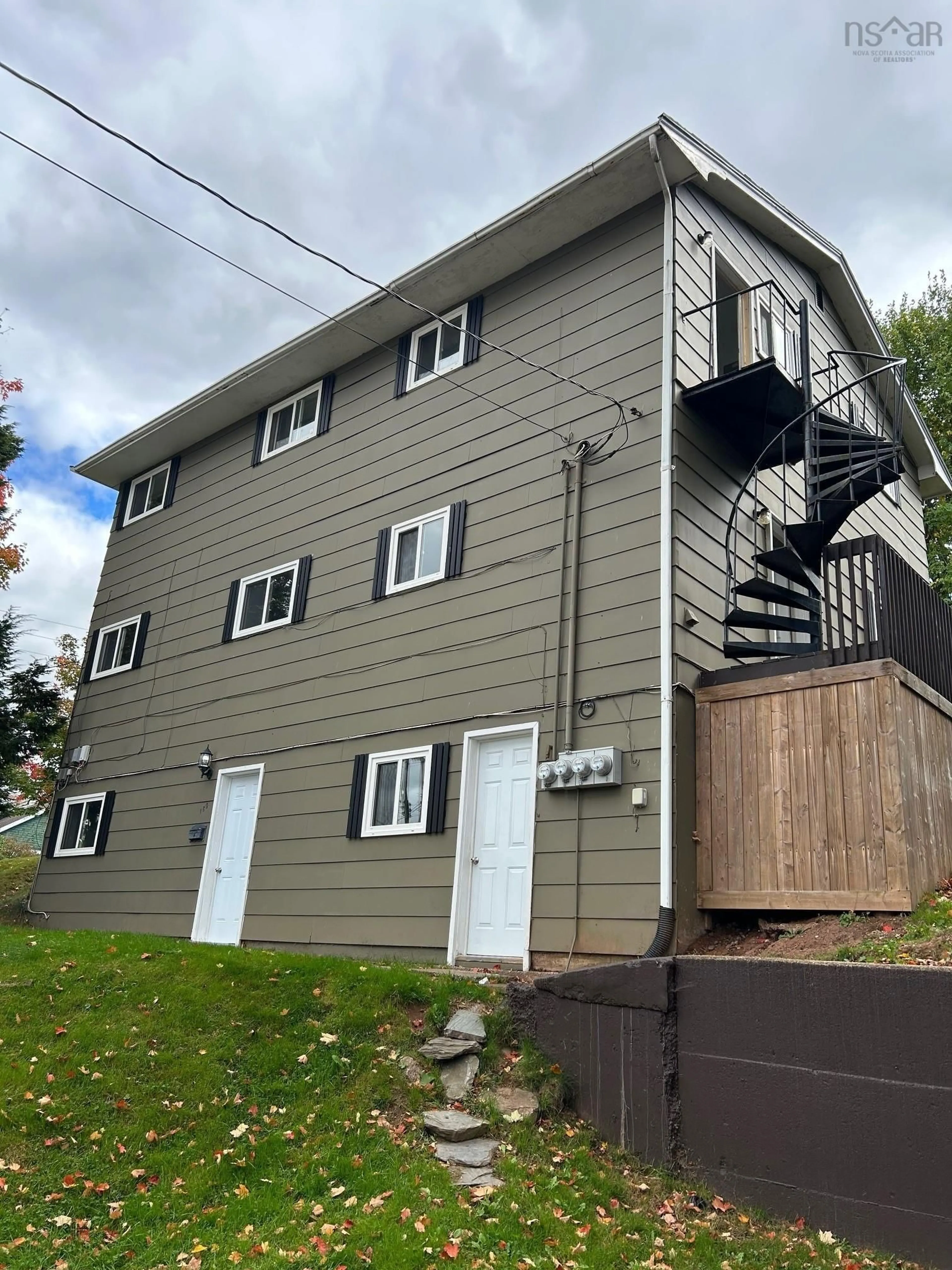 Home with vinyl exterior material, building for 36 Lyman St, Truro Nova Scotia B2N 4S2