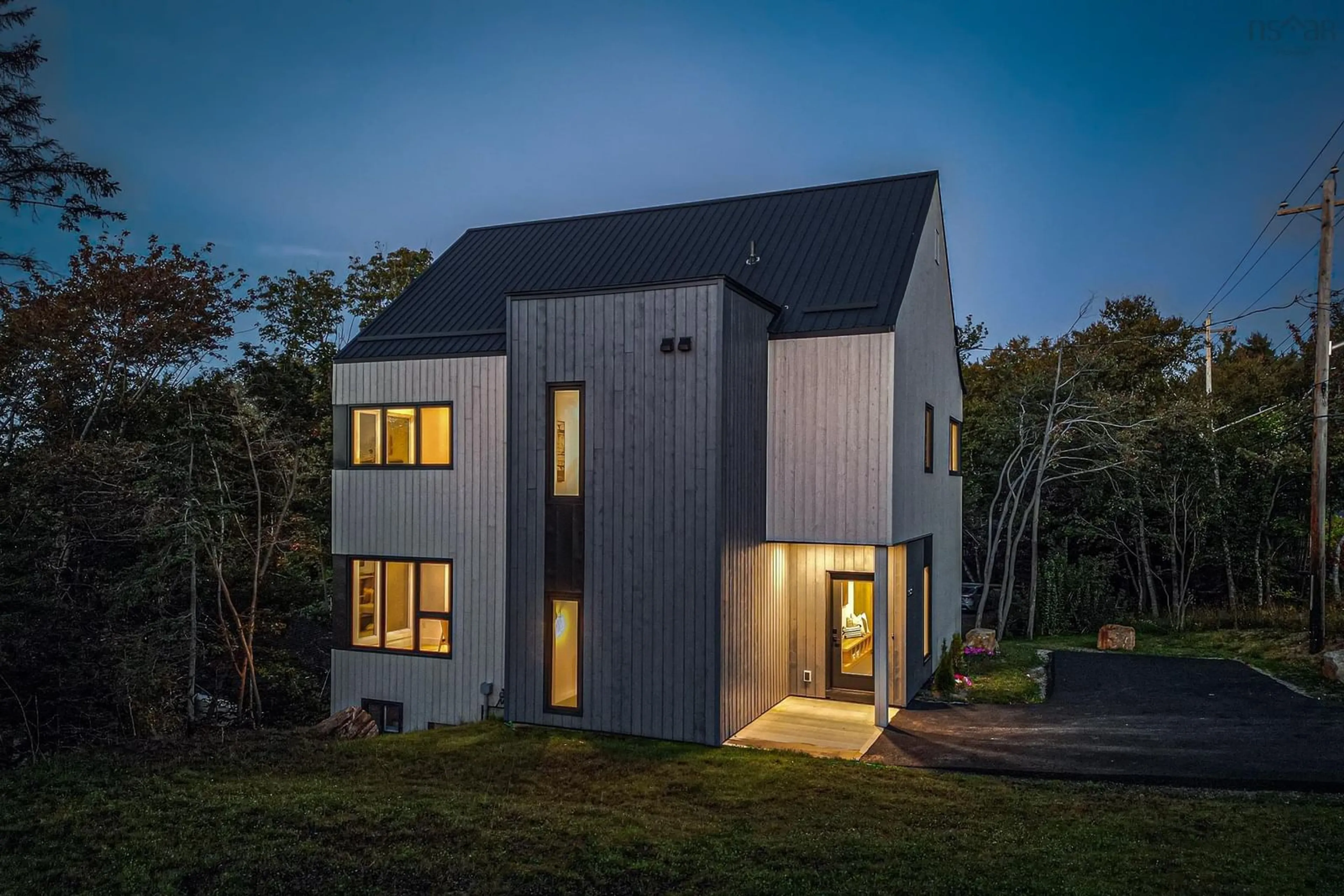 Home with vinyl exterior material, building for 3080 Purcells Cove Rd, Halifax Nova Scotia B3P 2G5