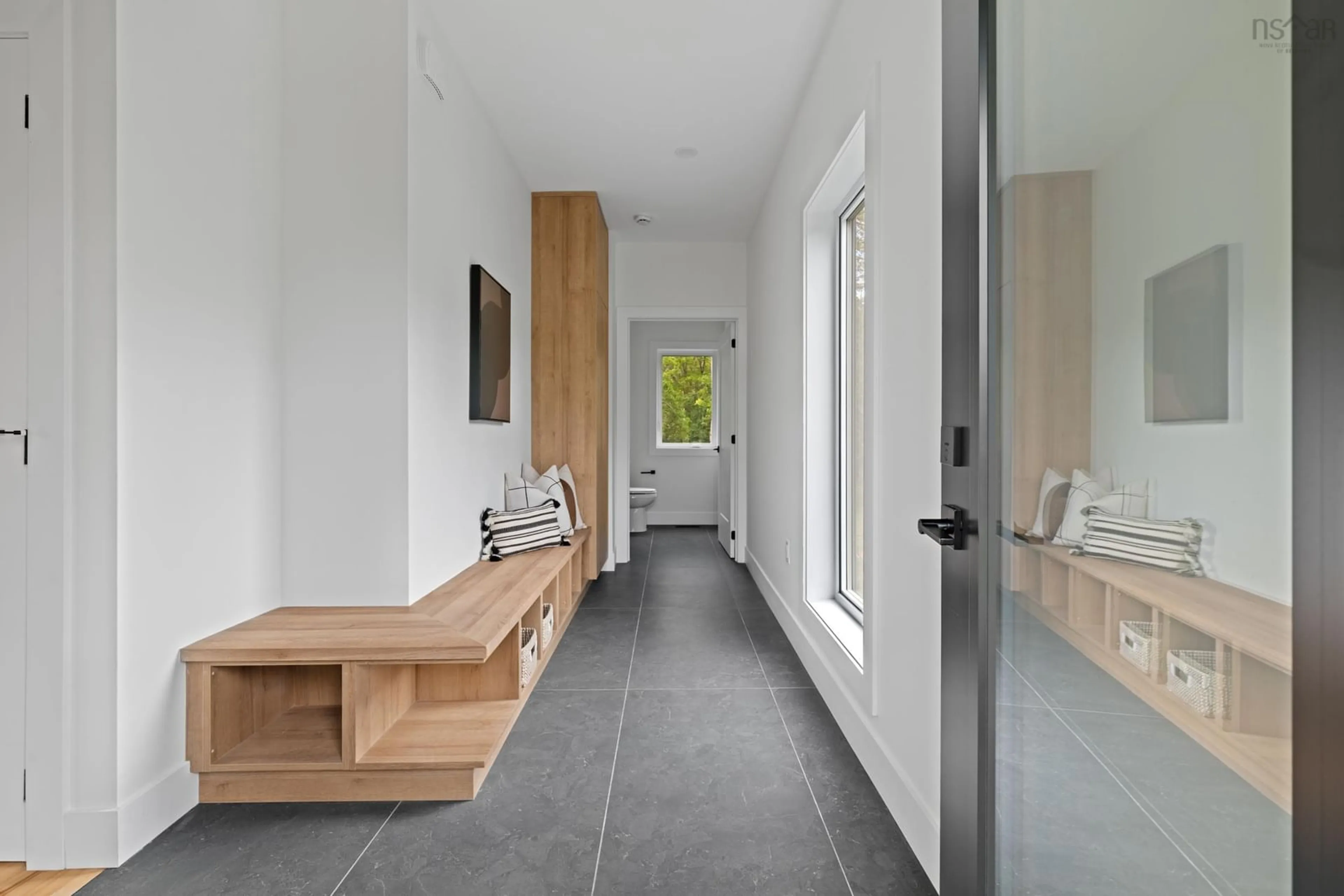 Indoor entryway for 3080 Purcells Cove Rd, Halifax Nova Scotia B3P 2G5