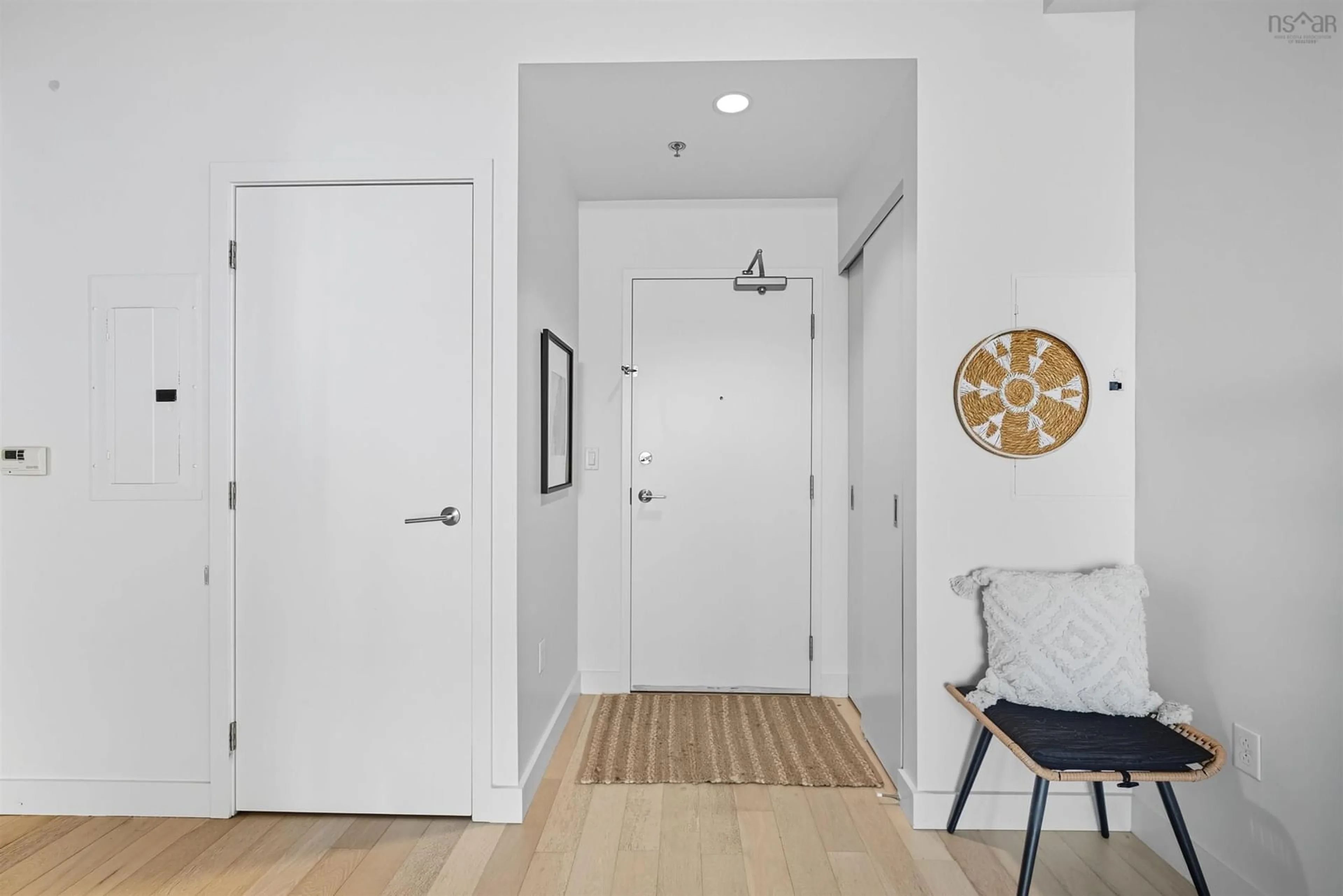 Indoor entryway for 1065 Barrington St #613, Halifax Nova Scotia B3H 2P8
