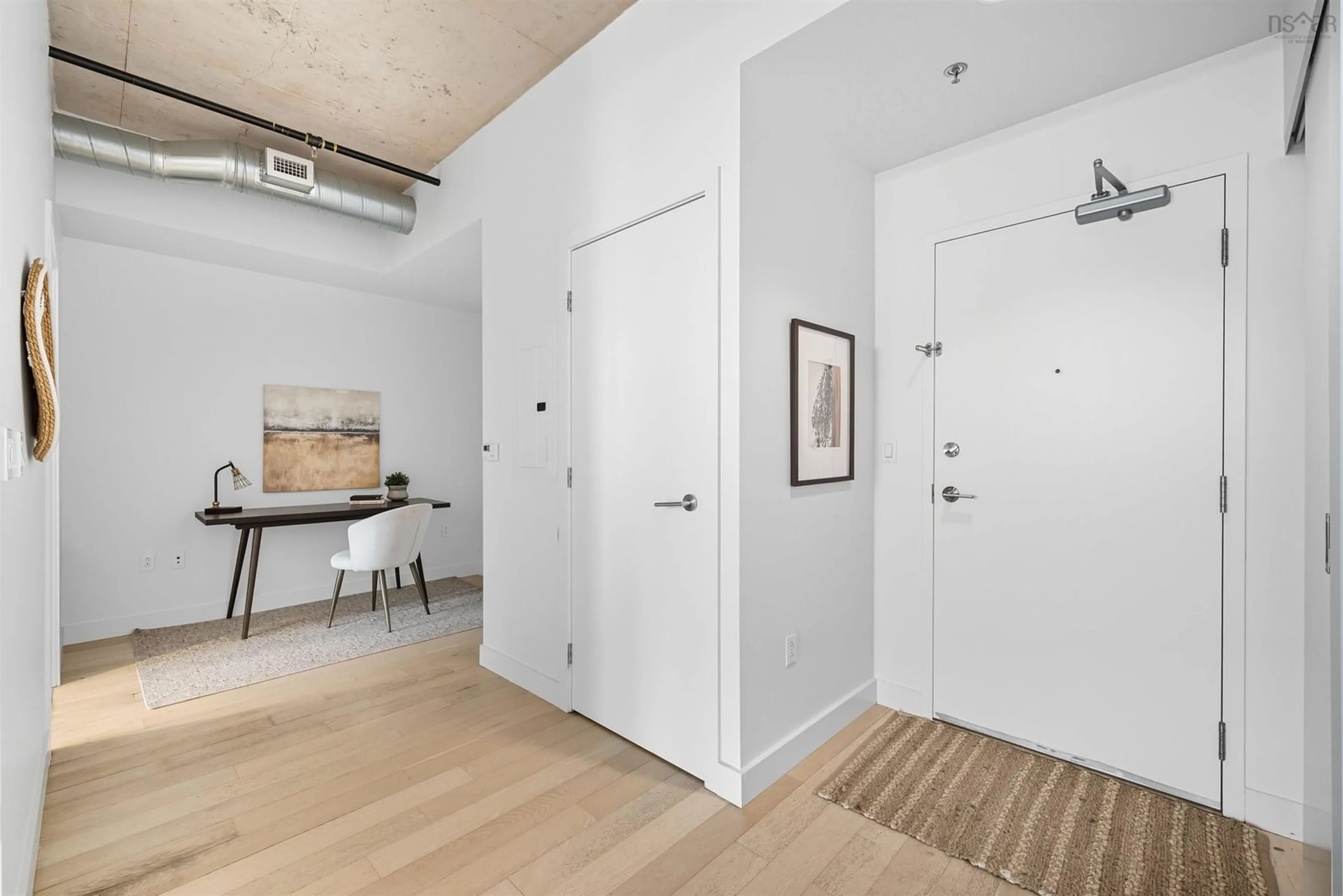 Indoor entryway for 1065 Barrington St #613, Halifax Nova Scotia B3H 2P8