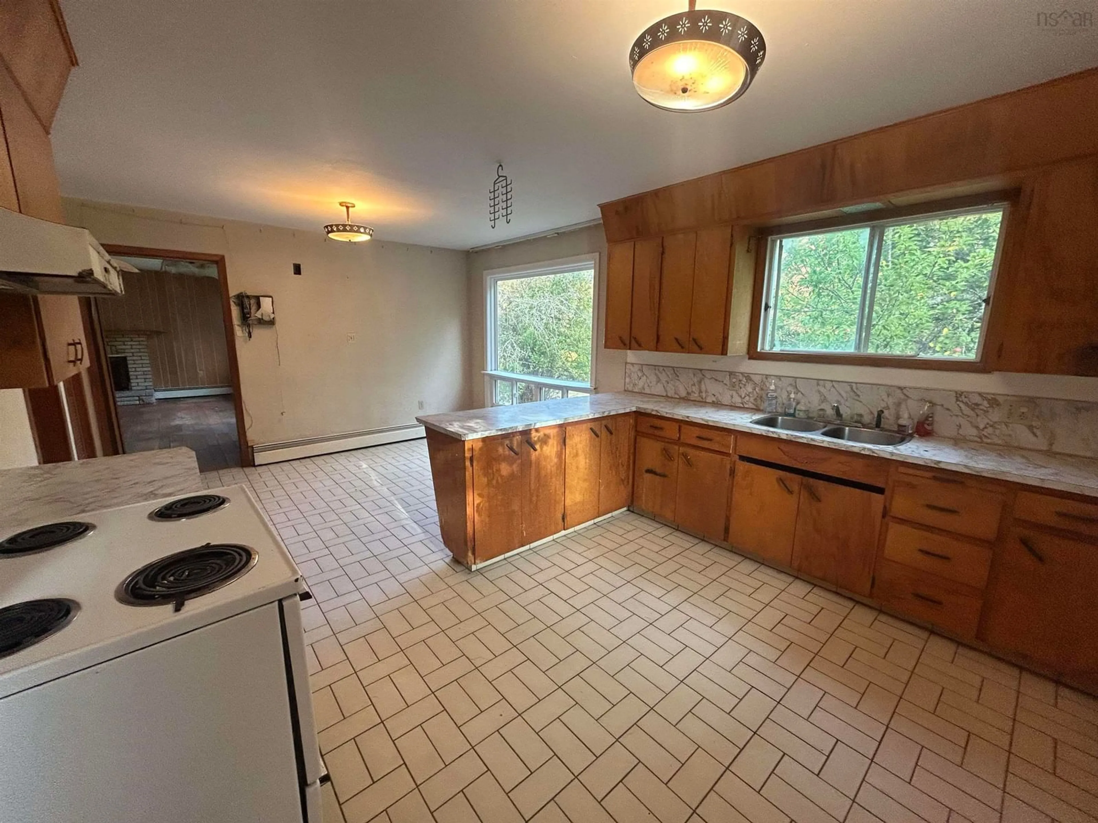 Standard kitchen, ceramic/tile floor for 44 Weir Ave, Stellarton Nova Scotia B0K 1S0